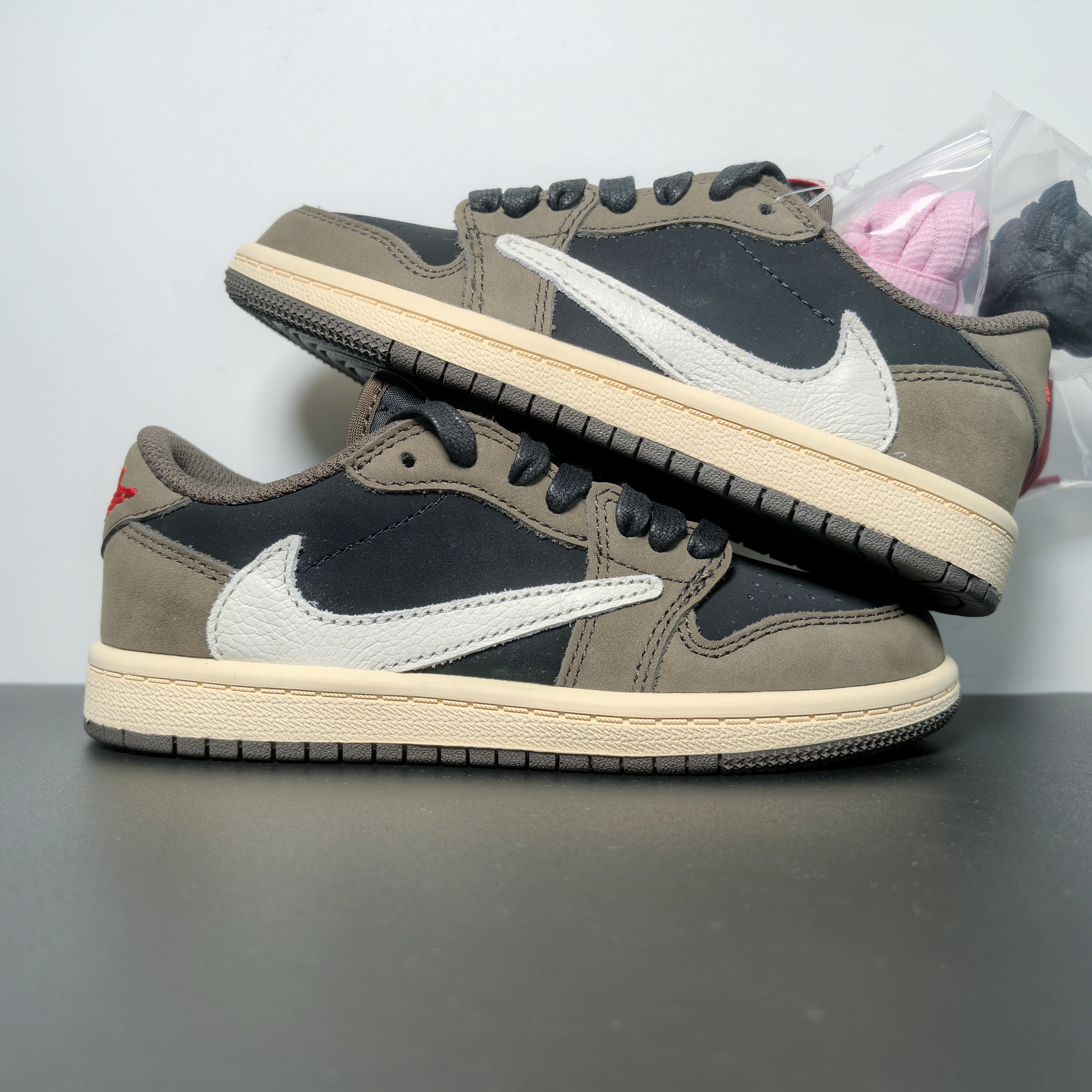 Nike Air Jordan 1 Retro Low OG SP x Travis Scott "Dark Mocha"