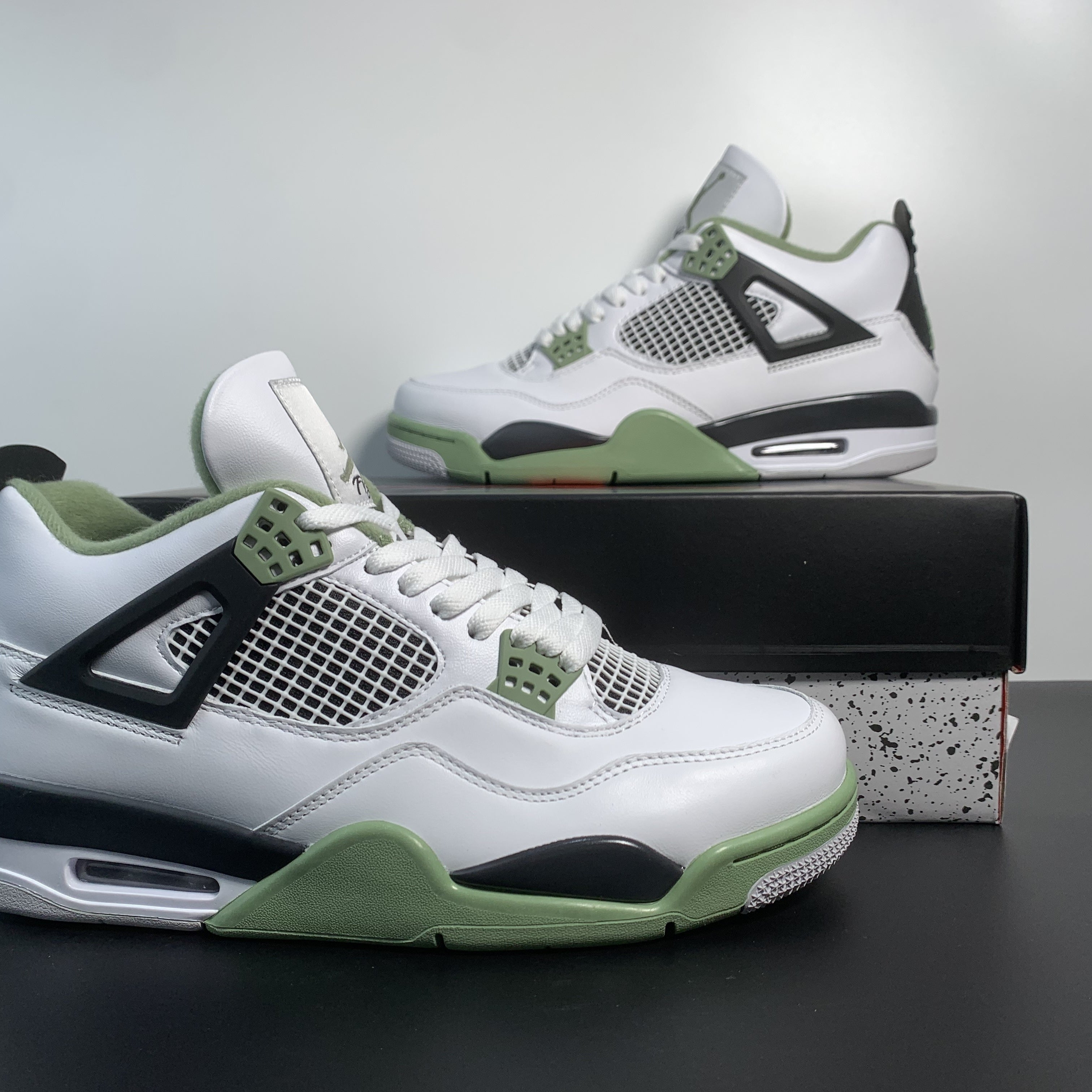 Nike Air Jordan 4 Retro 'Seafoam'