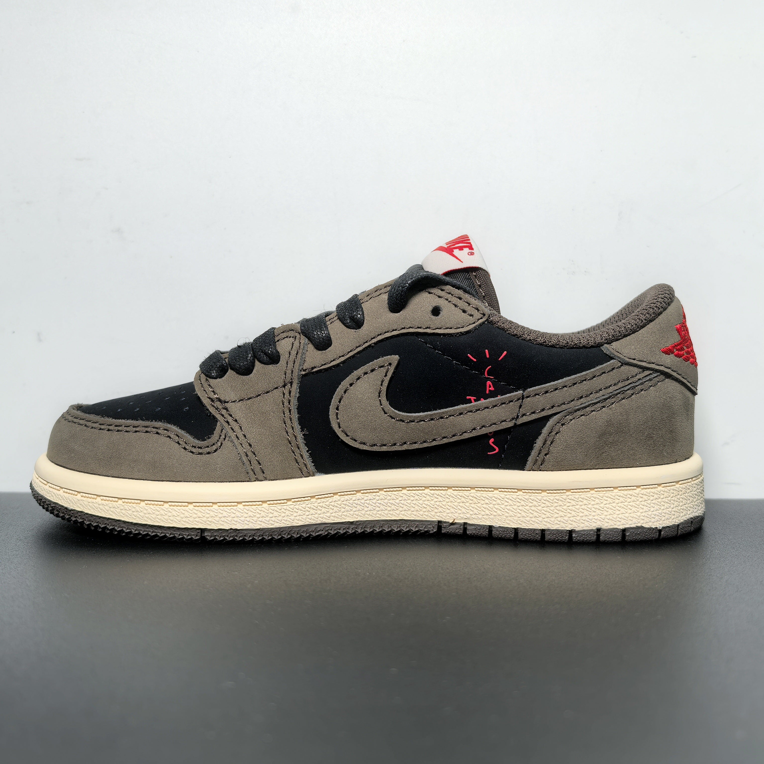 Nike Air Jordan 1 Retro Low OG SP x Travis Scott "Dark Mocha"