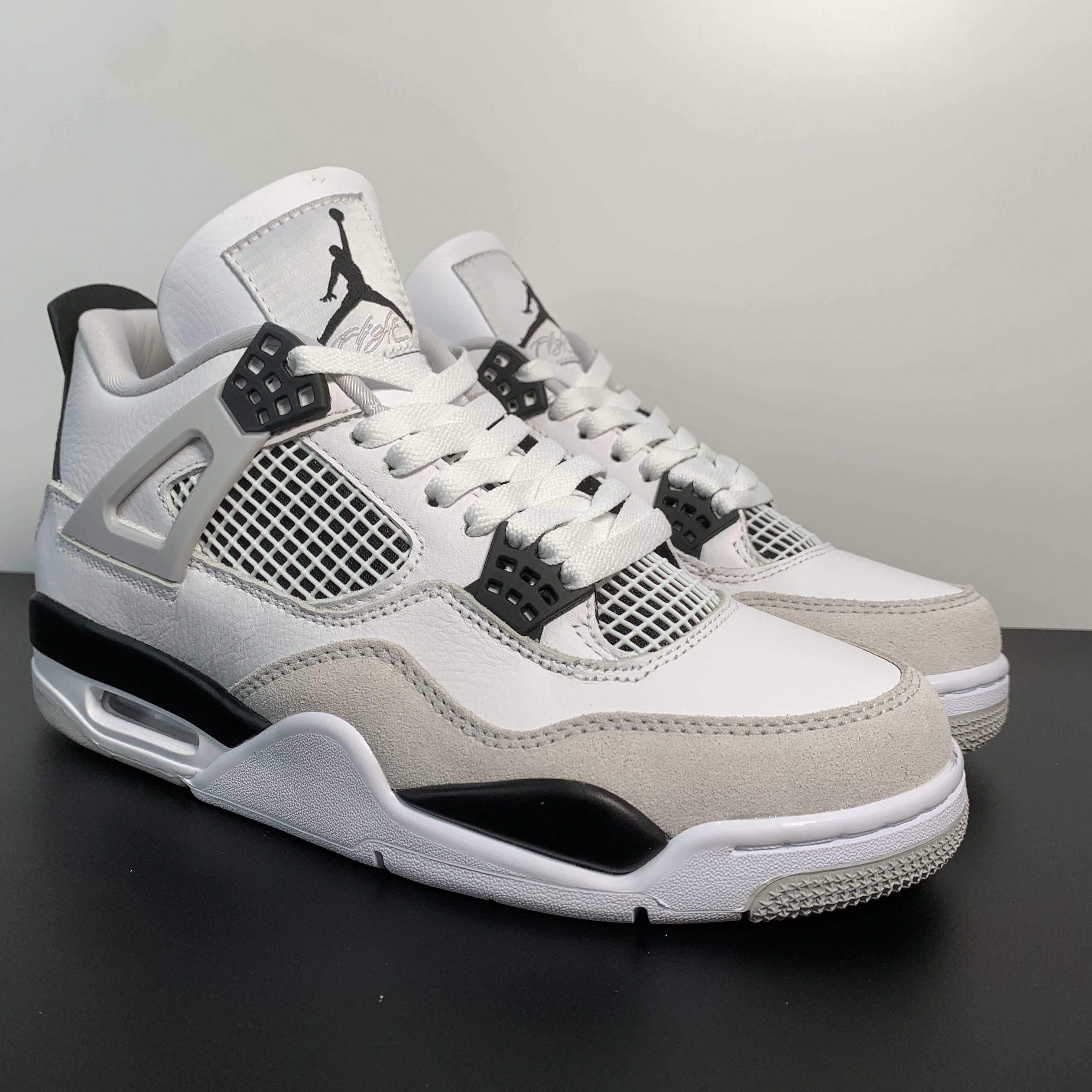 Nike Air Jordan 4 Retro 'Military Black'