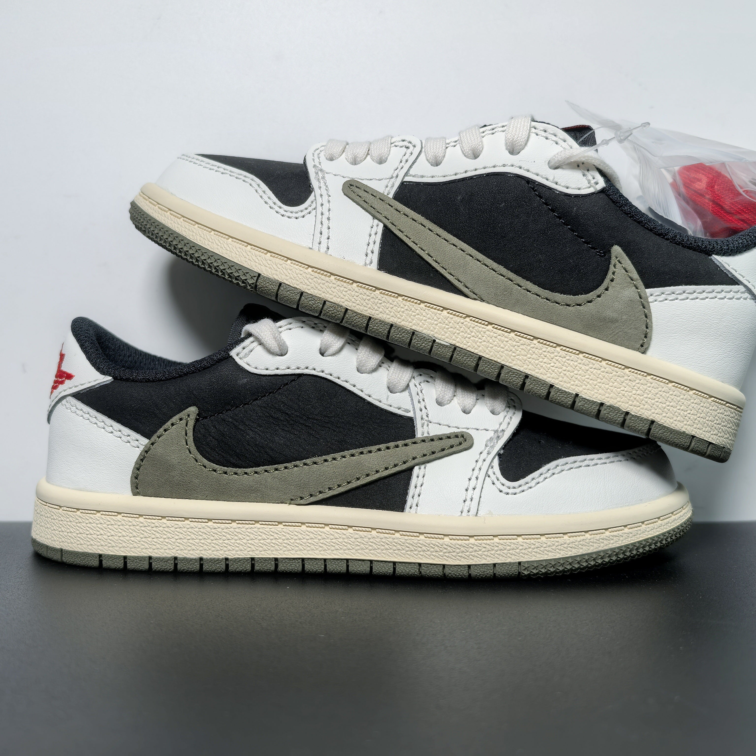 Nike Air Jordan 1 Retro Low OG SP x Travis Scott "Olive"