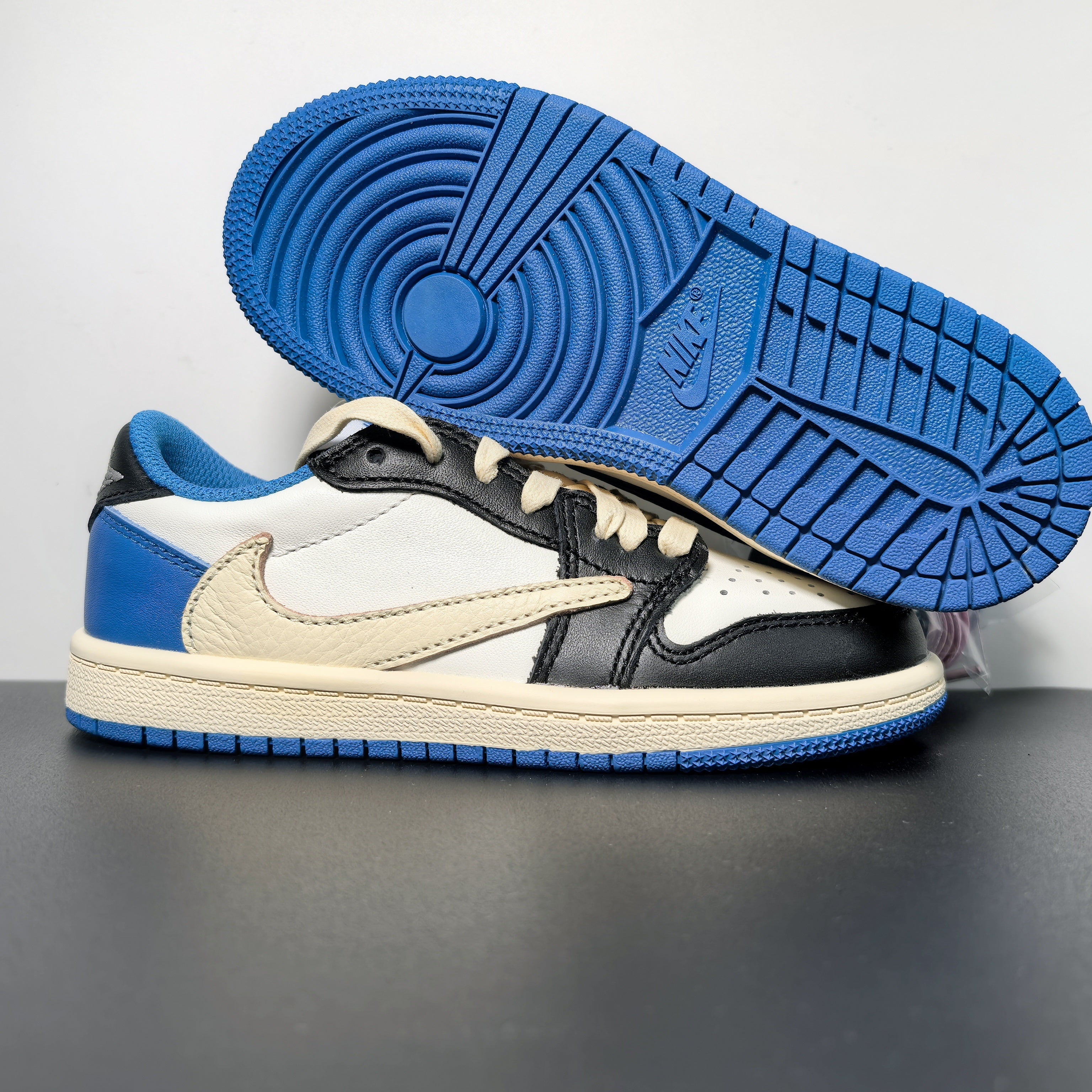 Nike Air Jordan 1 Retro Low OG SP x Travis Scott x Fragment 'Military Blue'