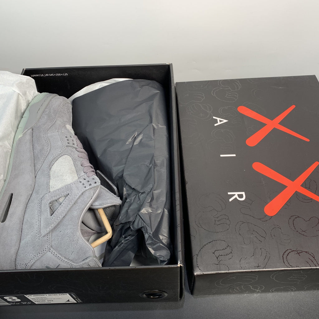 Nike Air Jordan 4 Retro x KAWS 'Cool Grey'