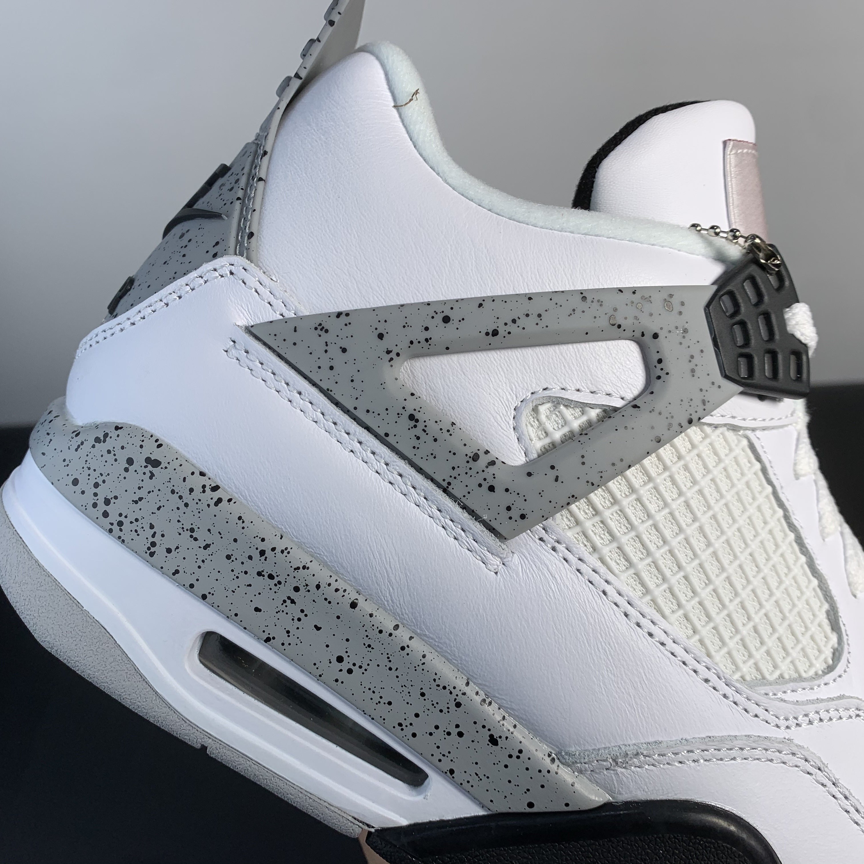 Nike Air Jordan 4 Retro "White Cement"
