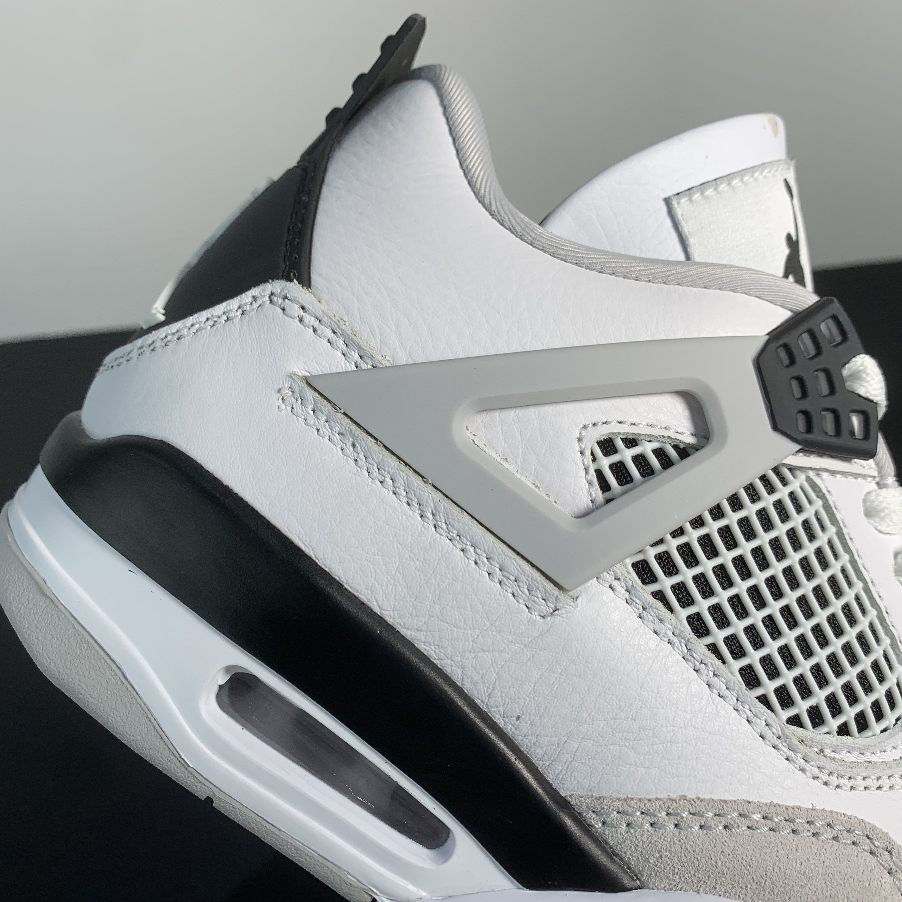 Nike Air Jordan 4 Retro 'Military Black'