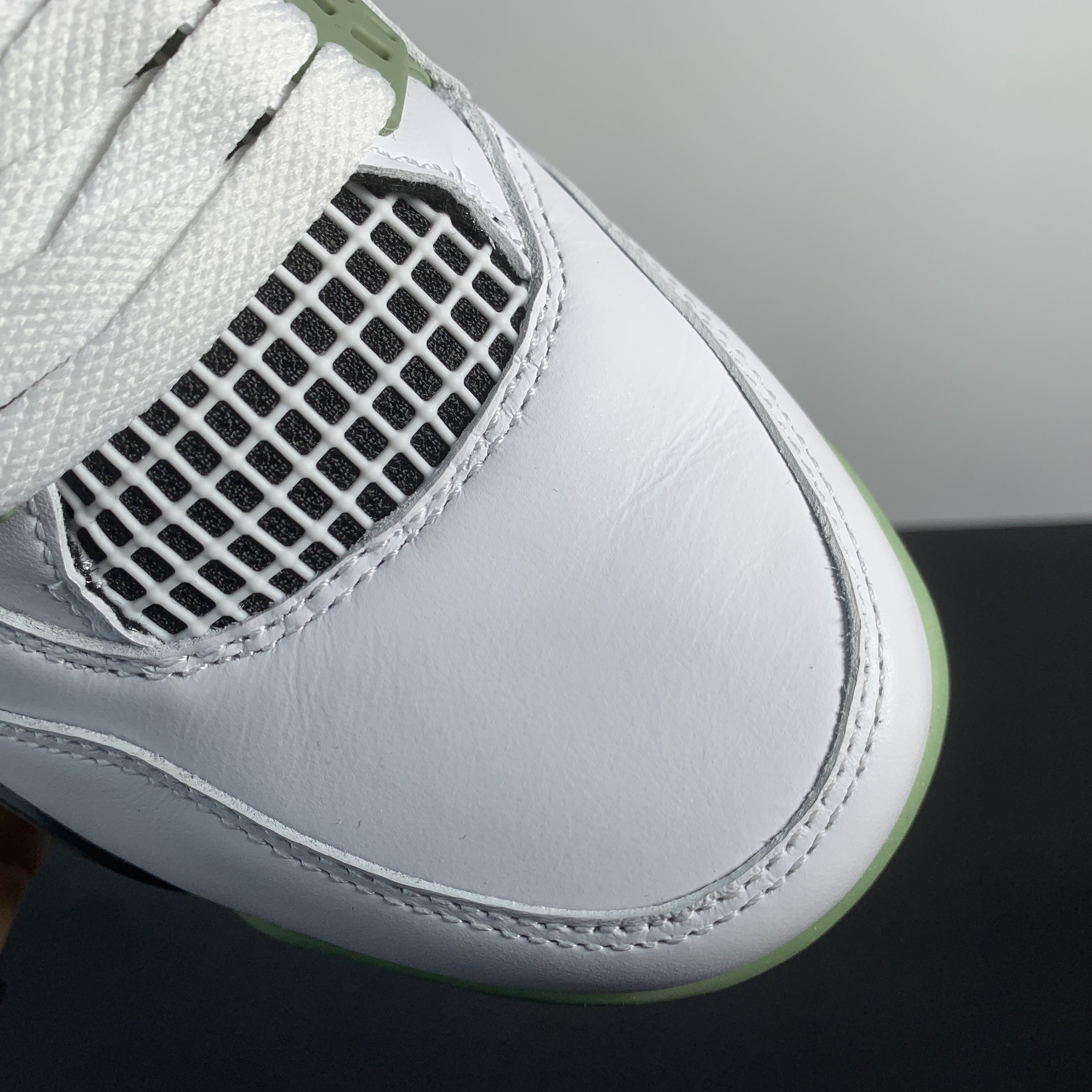 Nike Air Jordan 4 Retro 'Seafoam'