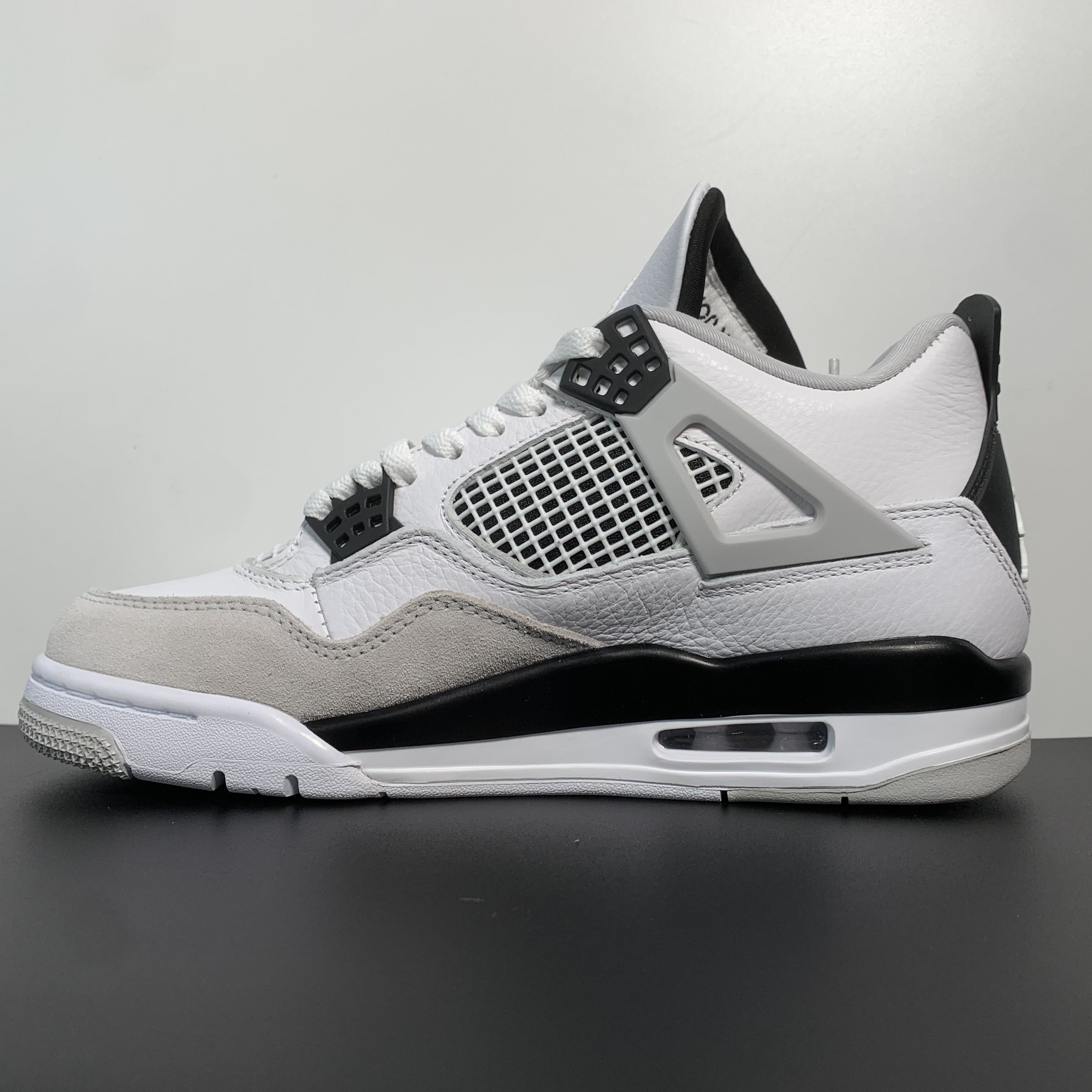 Nike Air Jordan 4 Retro 'Military Black'