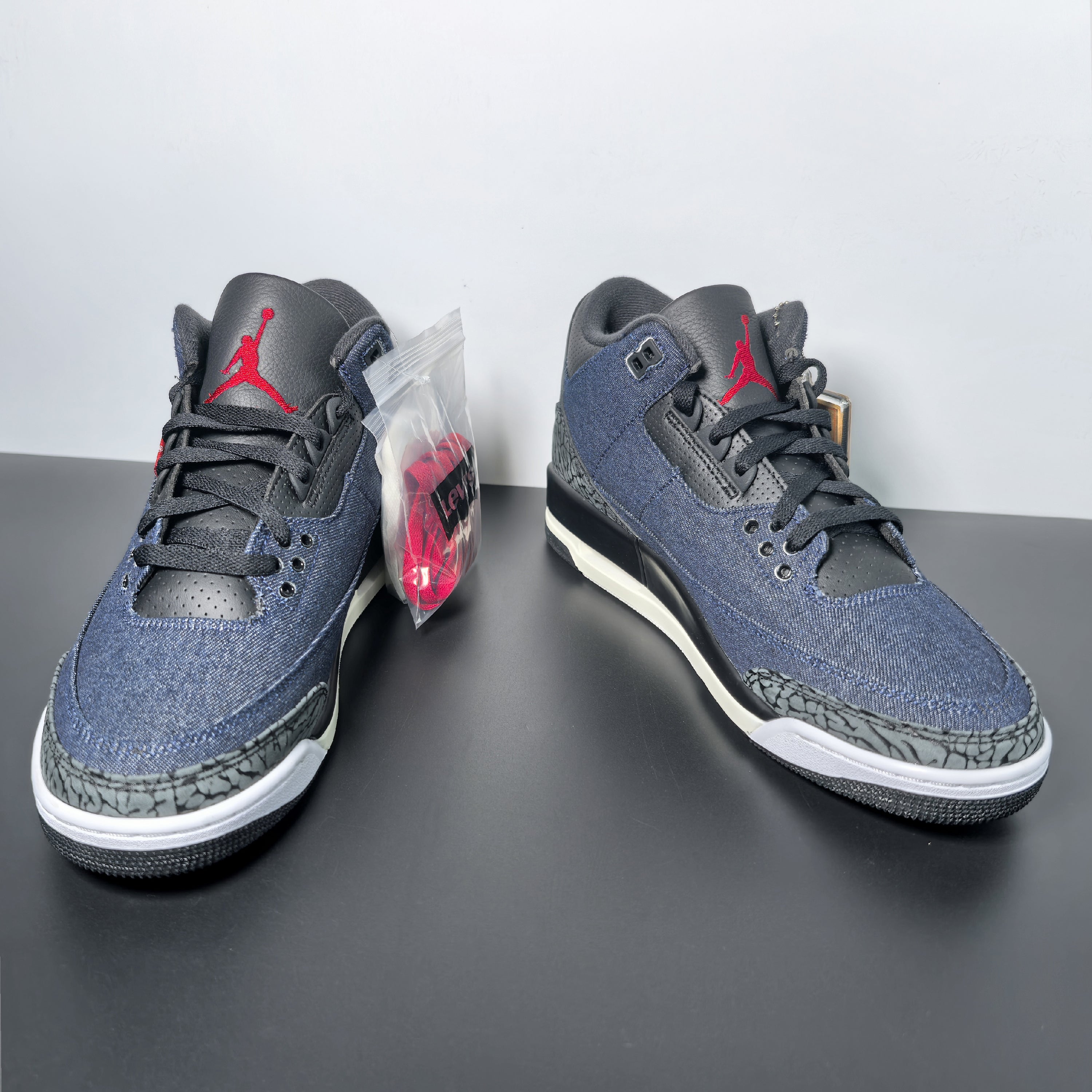 Levi's x Nike Air Jordan 3 Retro SP "Black Denim"