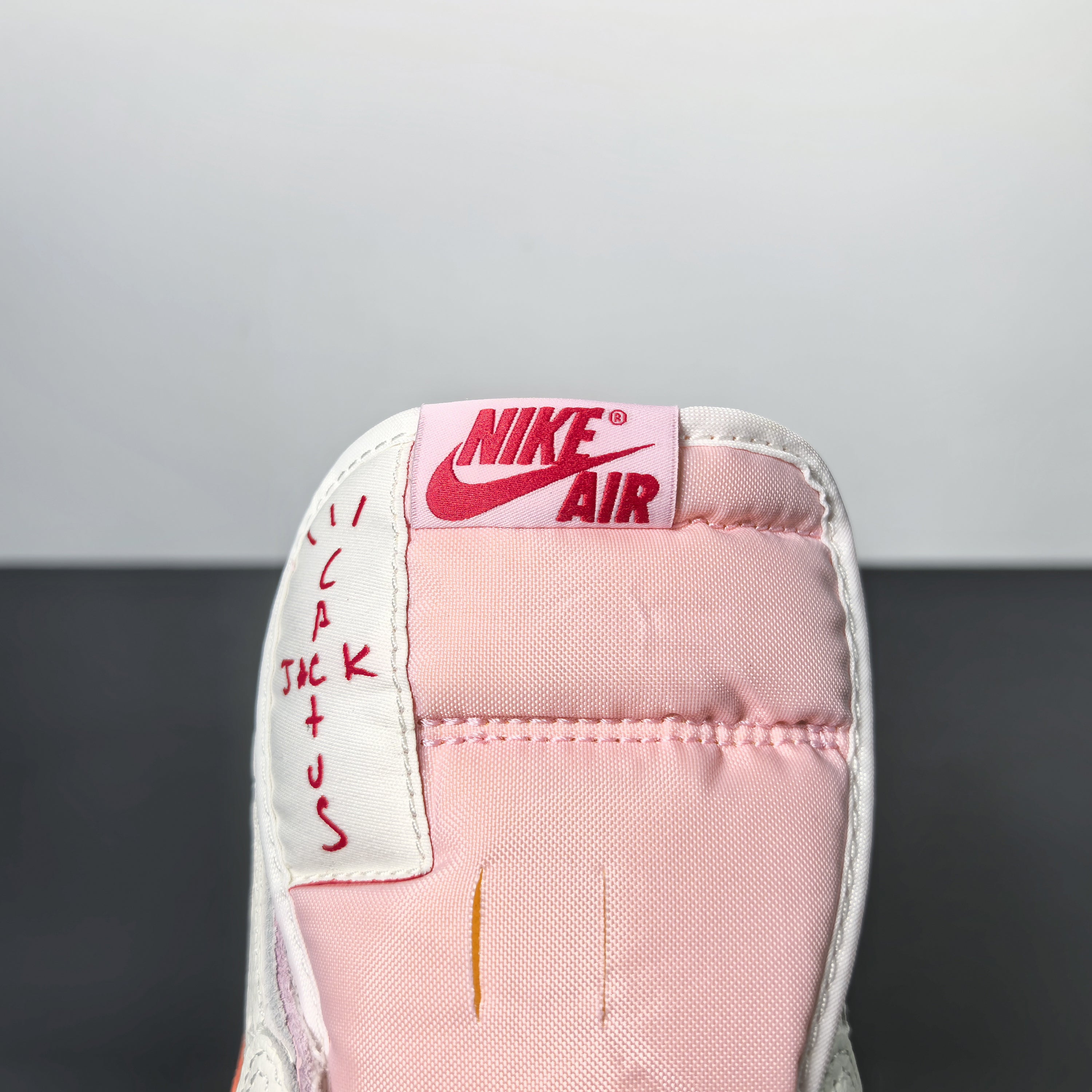 Travis Scott x Air Jordan 1 Low OG SP "Shy Pink"