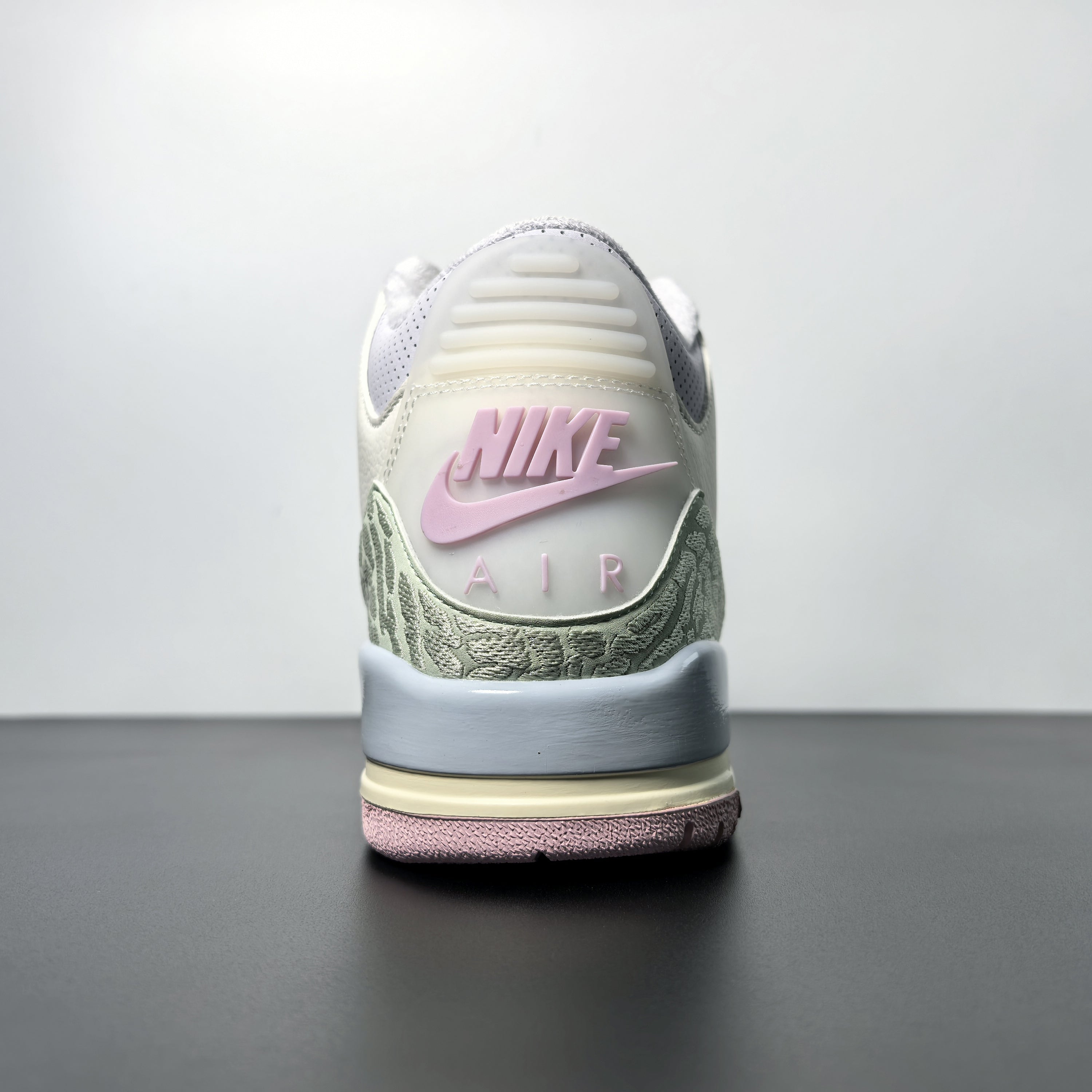 Air Jordan 3 Retro "Spring Is In The Air"