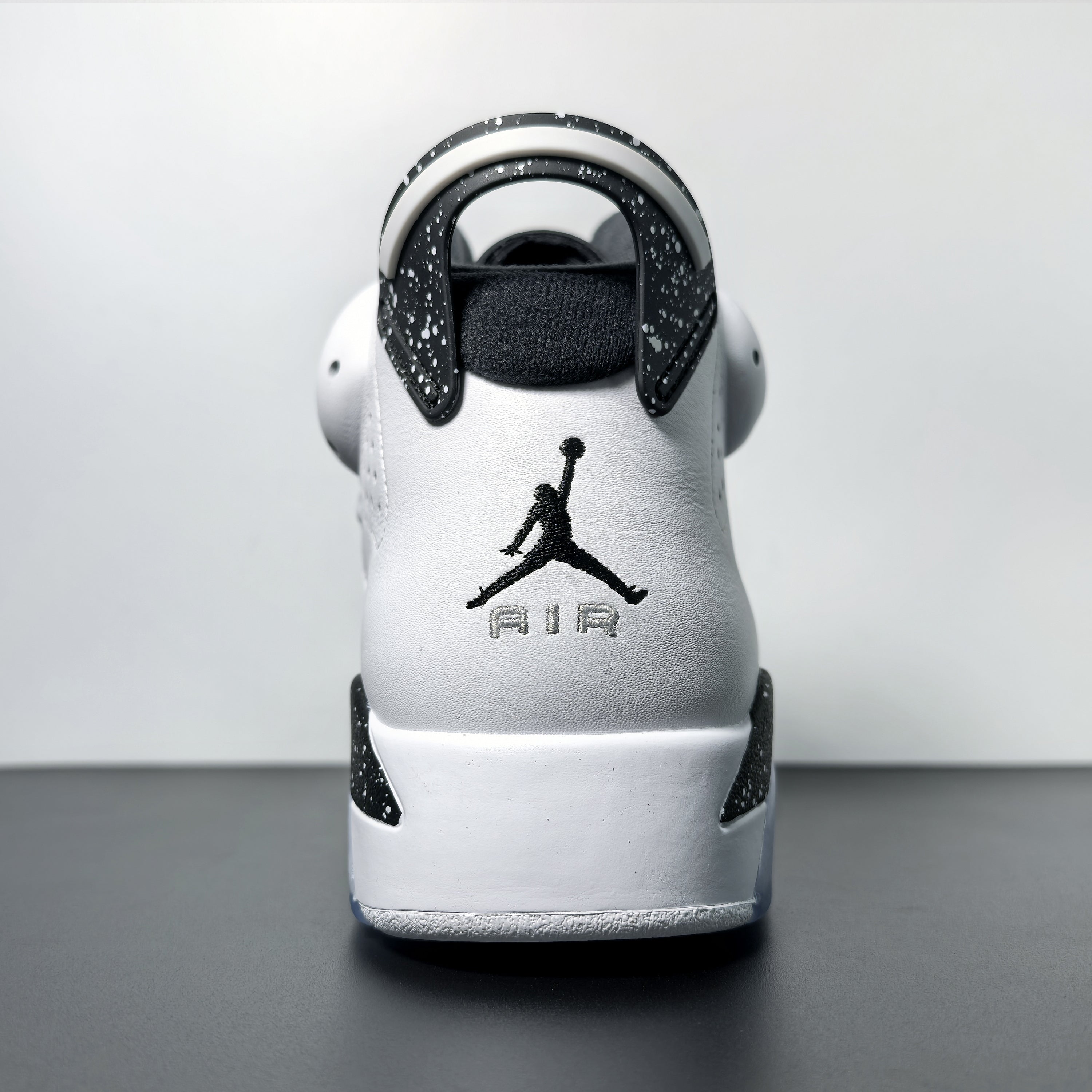 Air Jordan 6 Retro "Oreo"