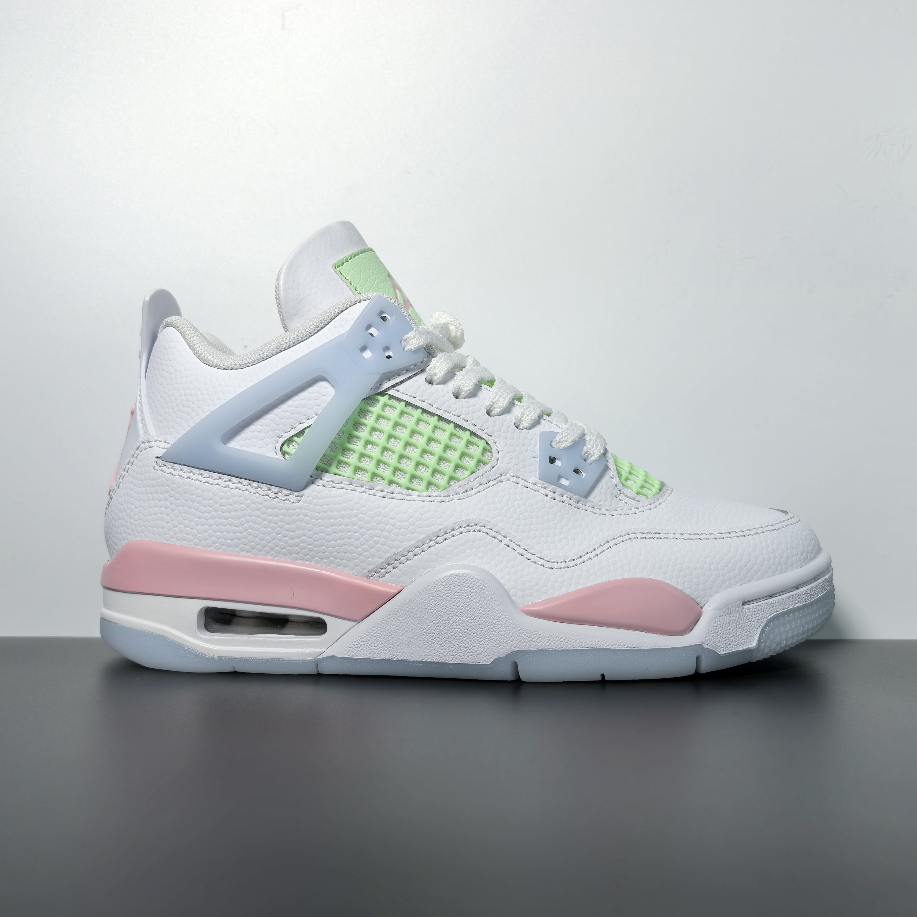 Air Jordan 4 Retro GS "Valentine's Day"
