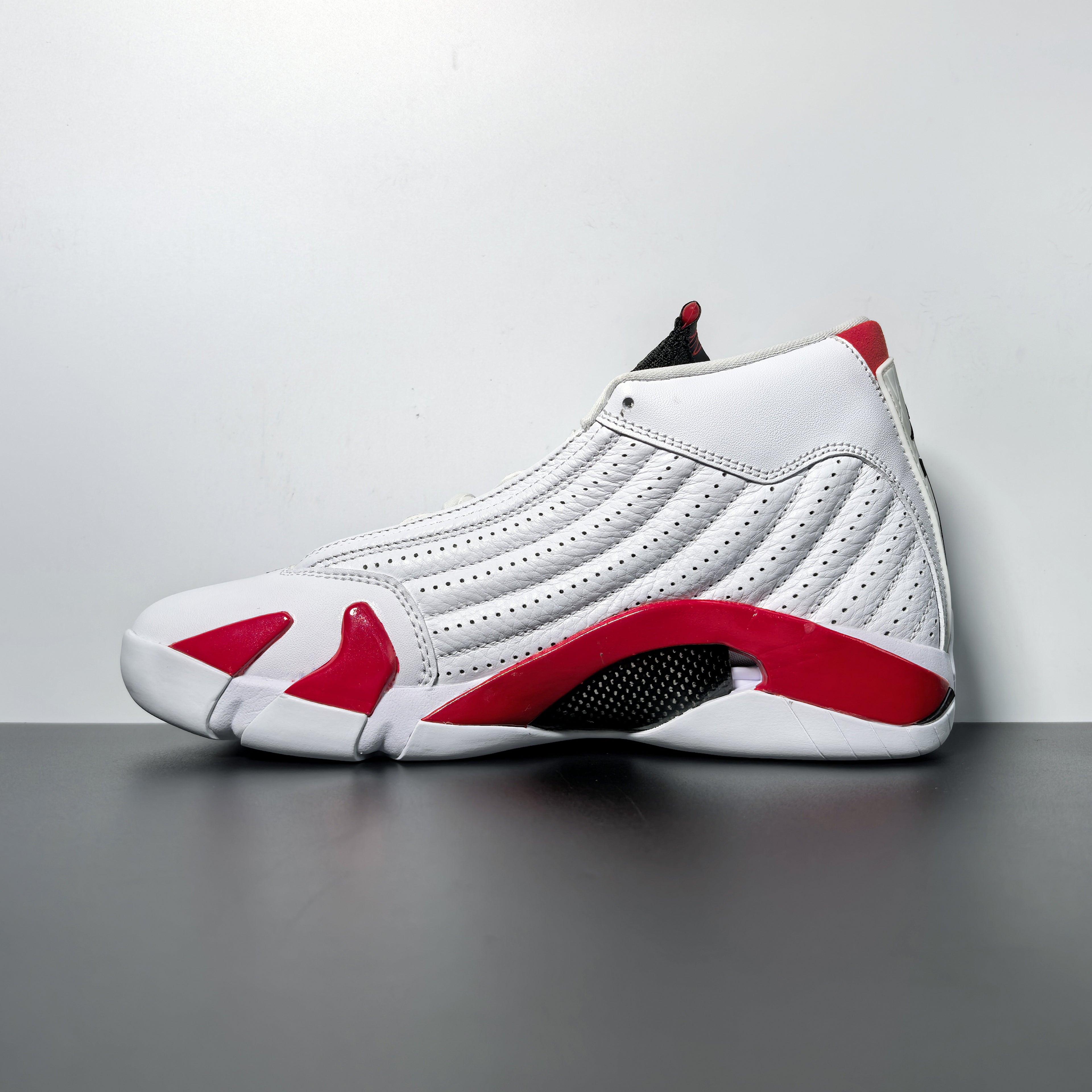 Air Jordan 14 Retro "Candy Cane"