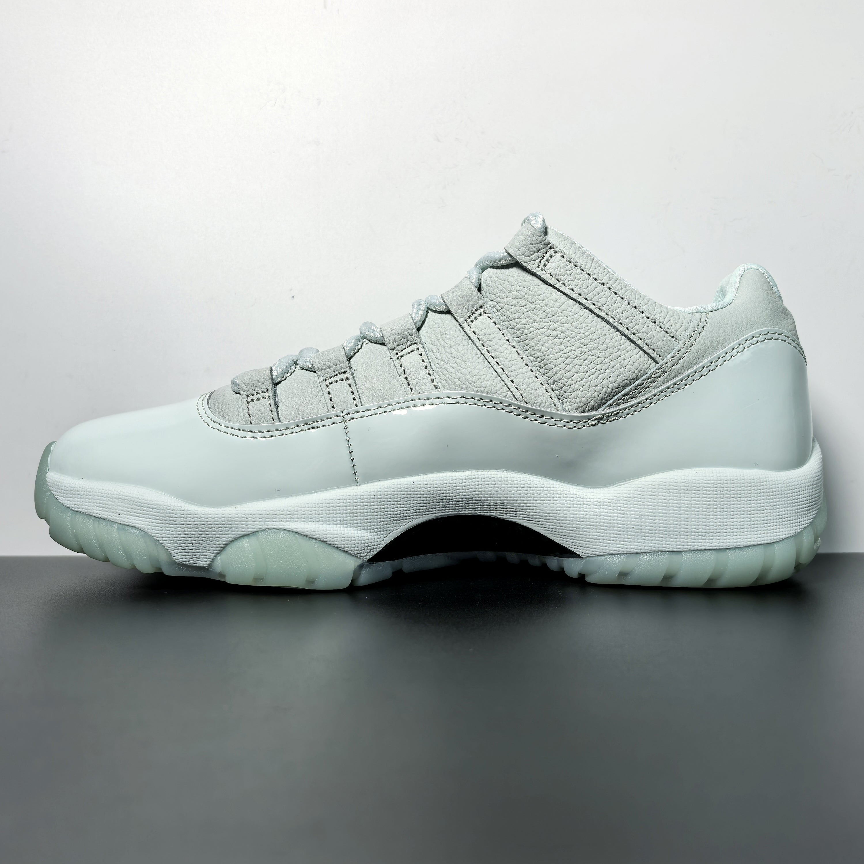 JAIDE x Air Jordan 11 Retro Low "Fiberglass"