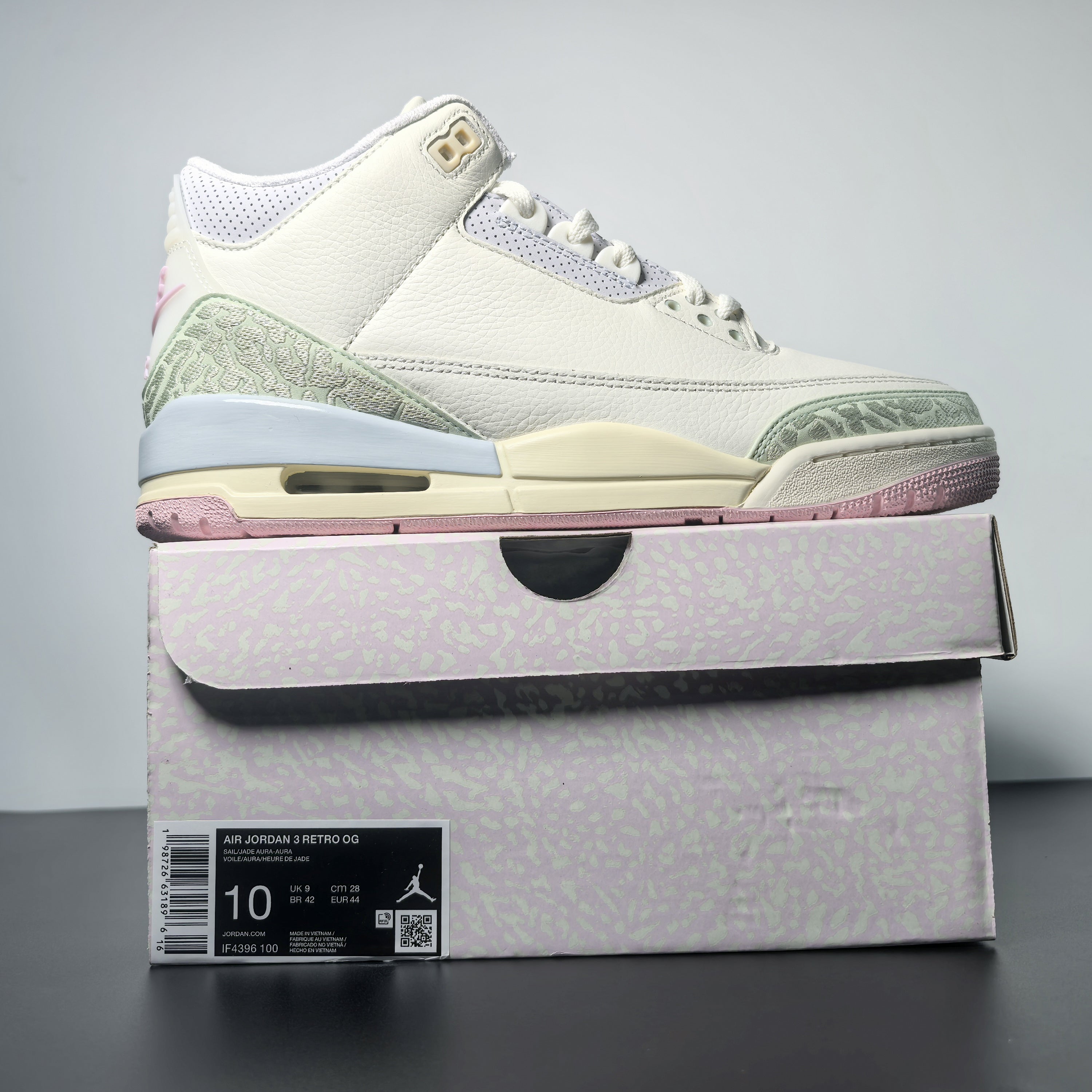 Air Jordan 3 Retro "Spring Is In The Air"
