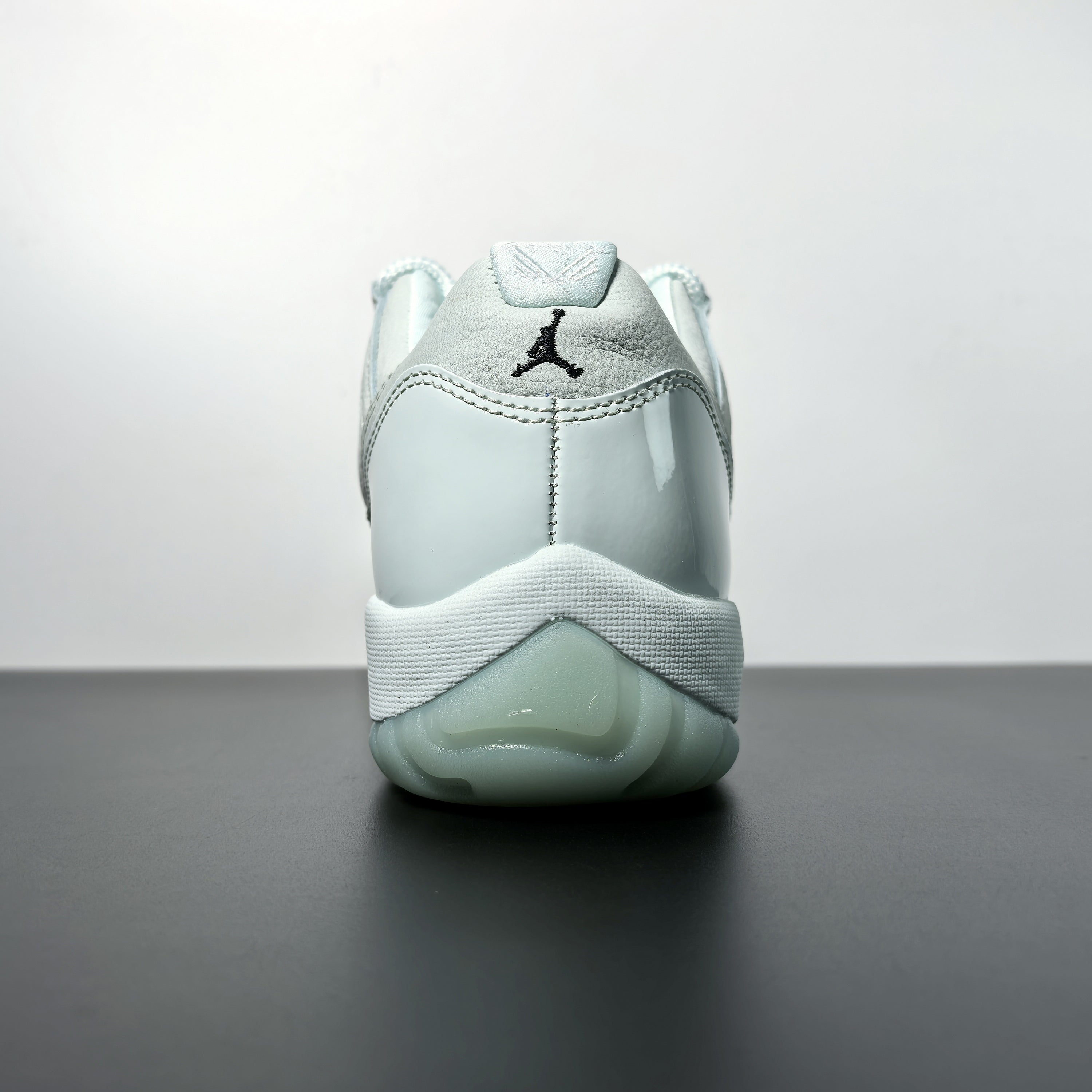 JAIDE x Air Jordan 11 Retro Low "Fiberglass"