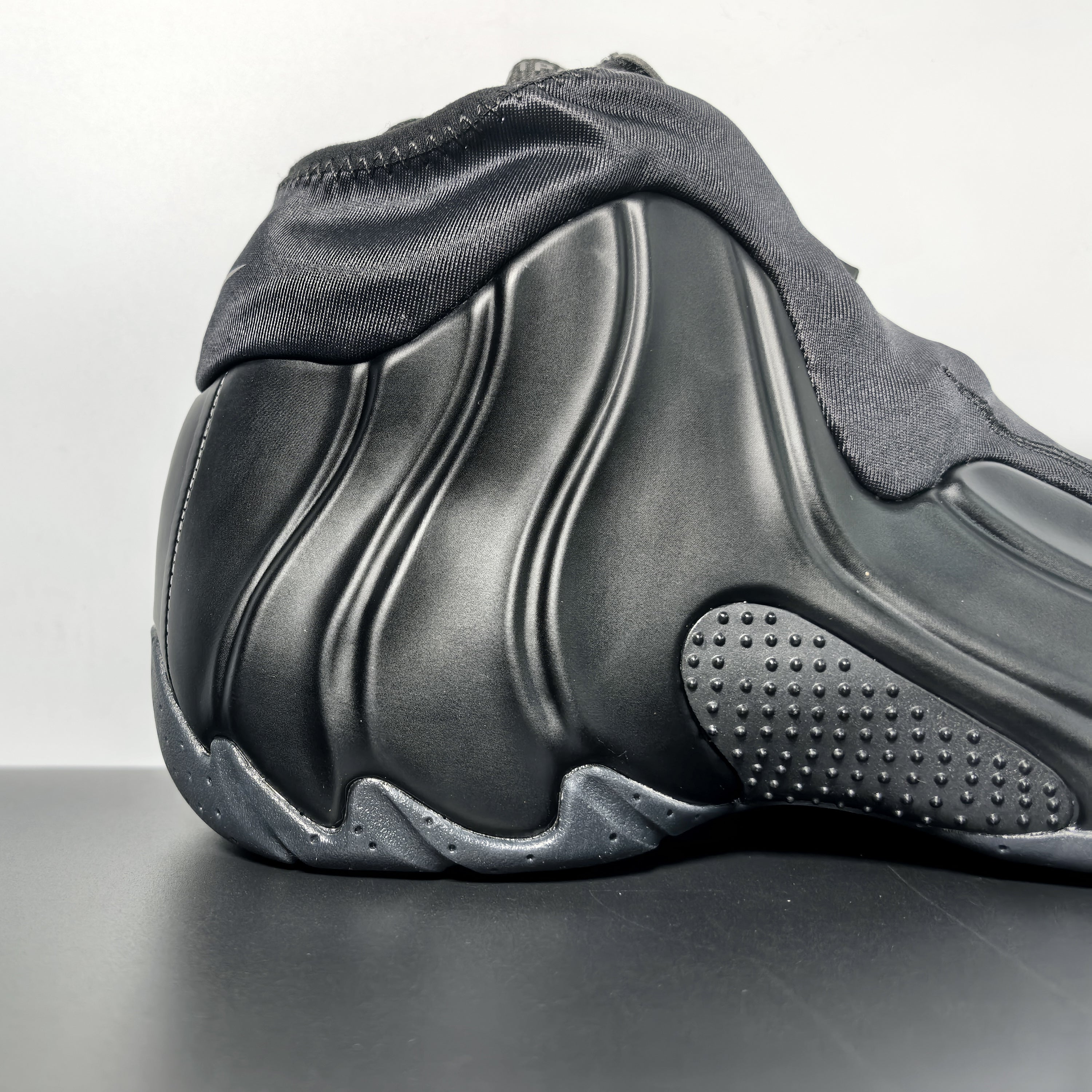 Nike Air Flightposite "Triple Black"