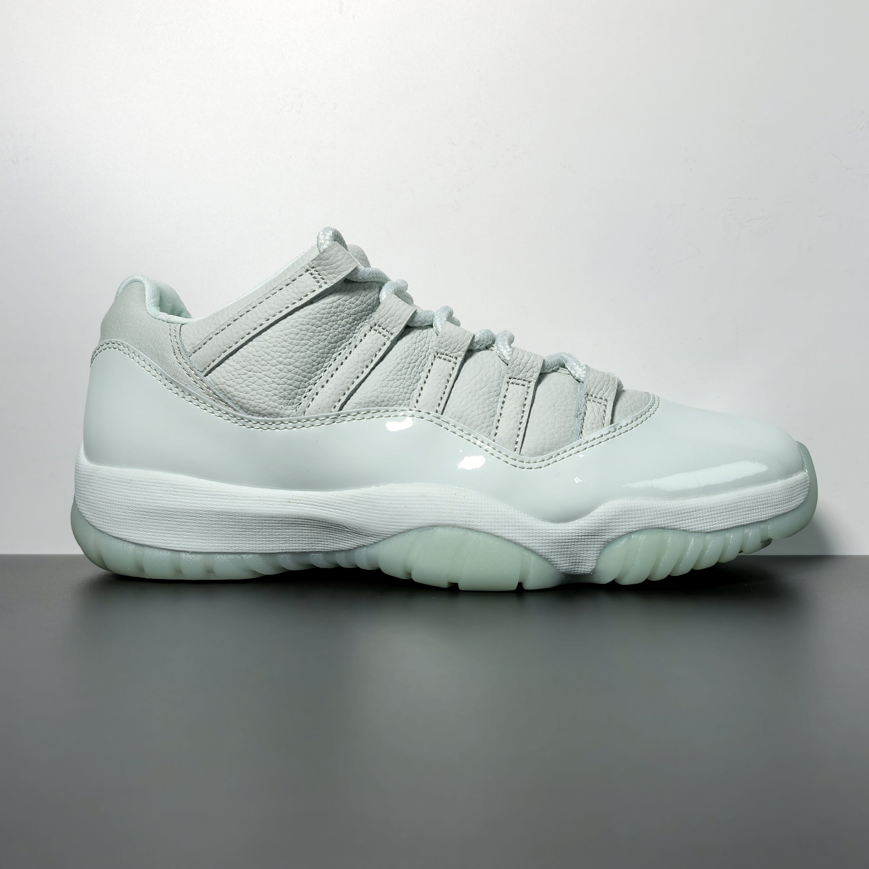 JAIDE x Air Jordan 11 Retro Low "Fiberglass"