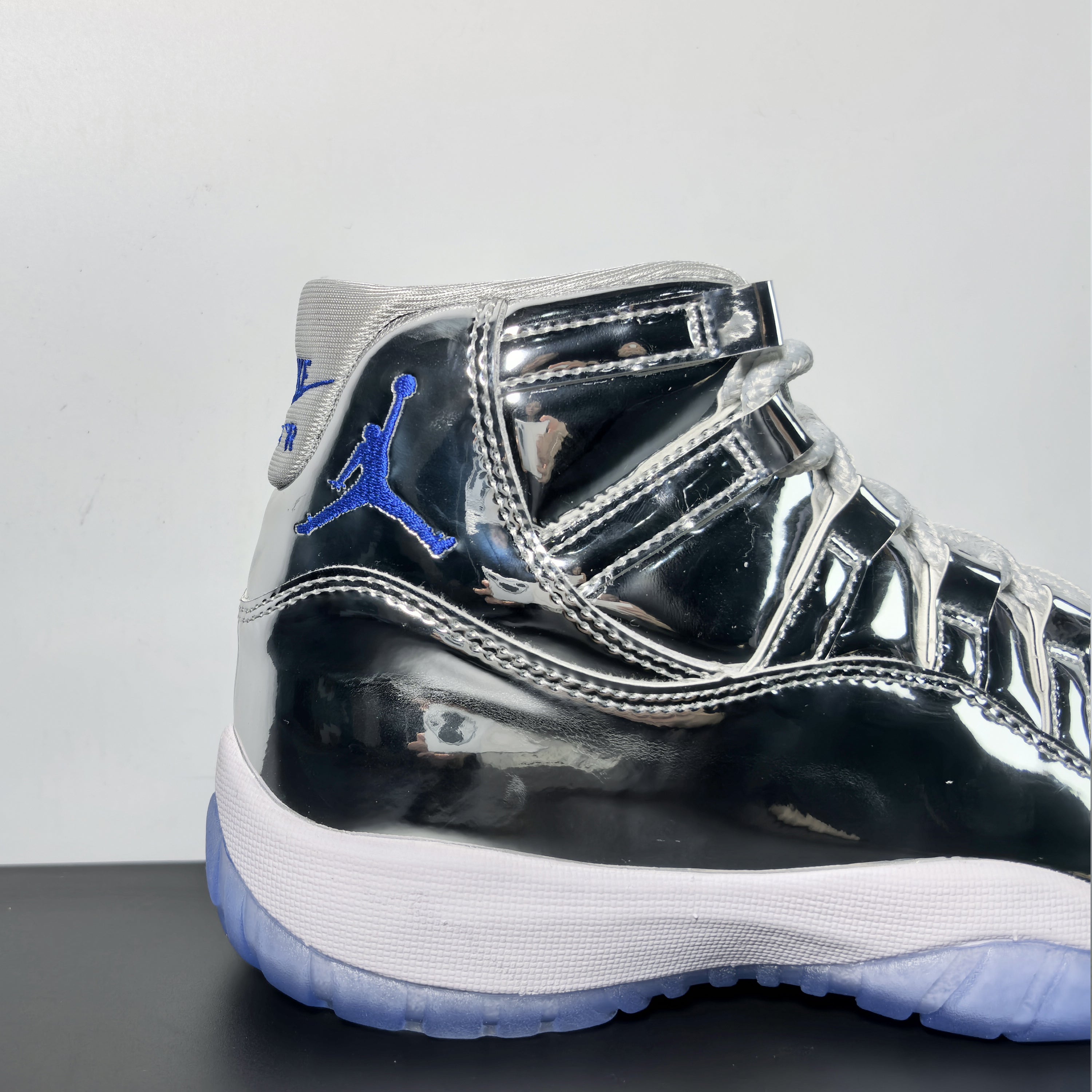 Air Jordan 11 "Silver Surfer"