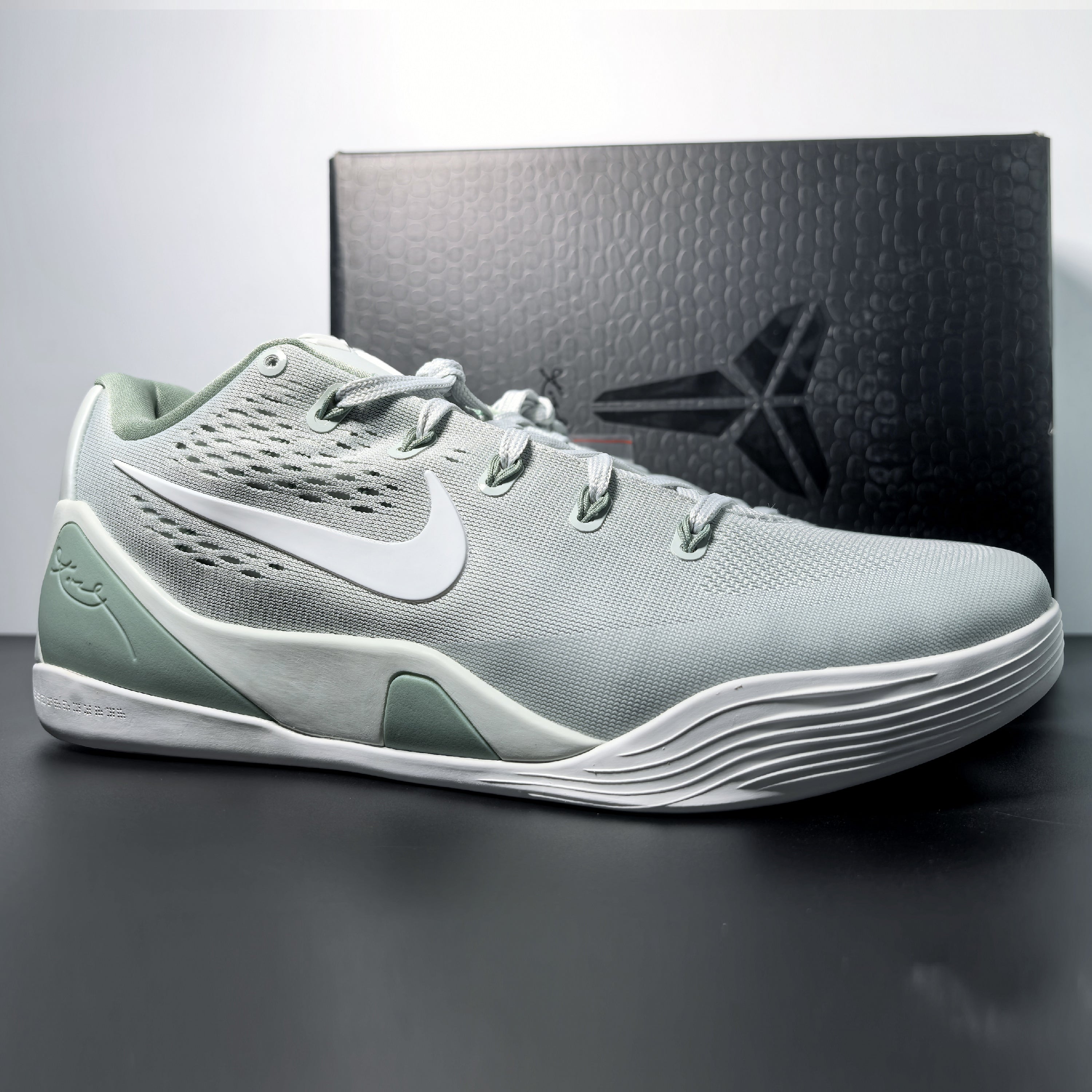 Nike Kobe 9 EM Protro