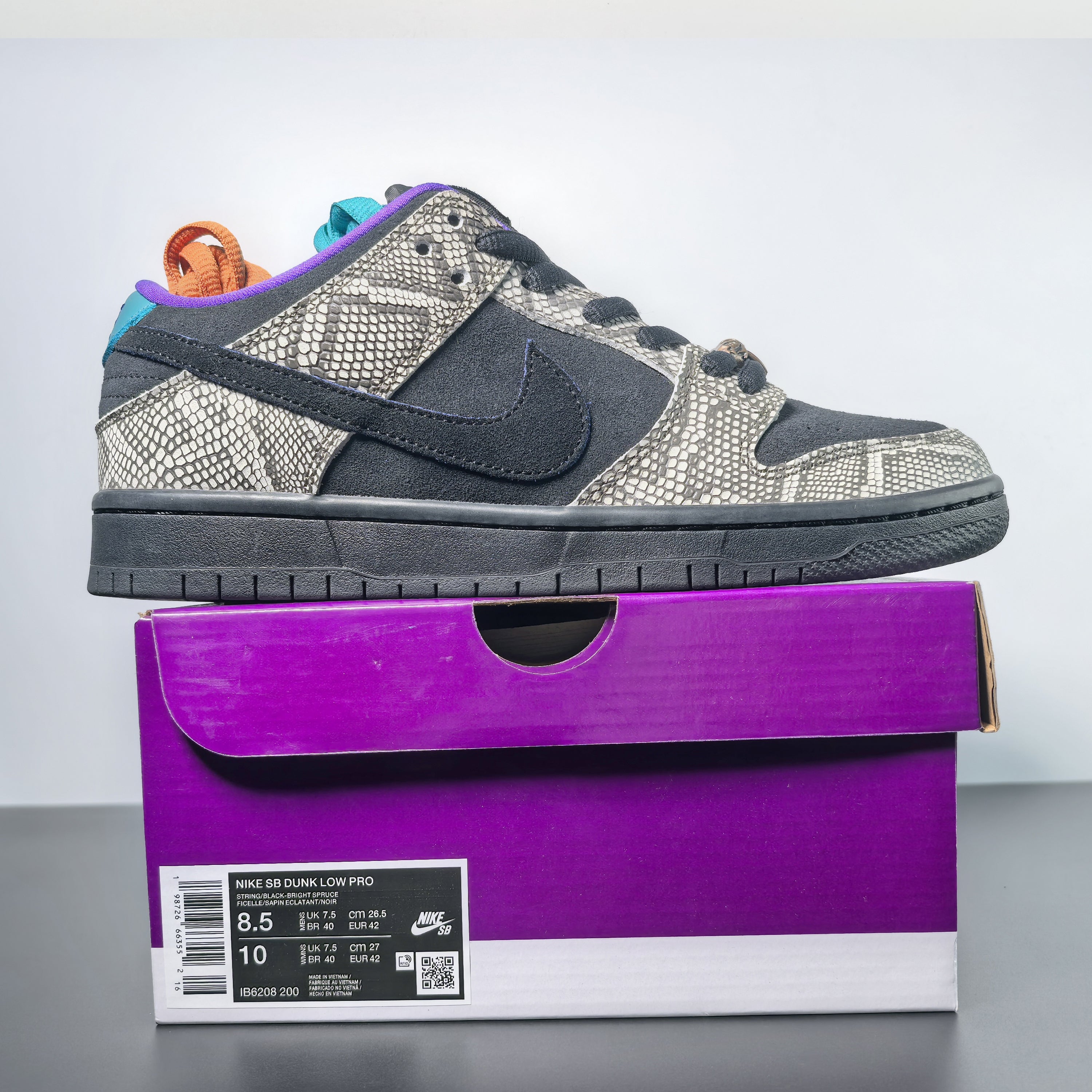 Dashawn Jordan x Nike SB Dunk Low "Copperhead"