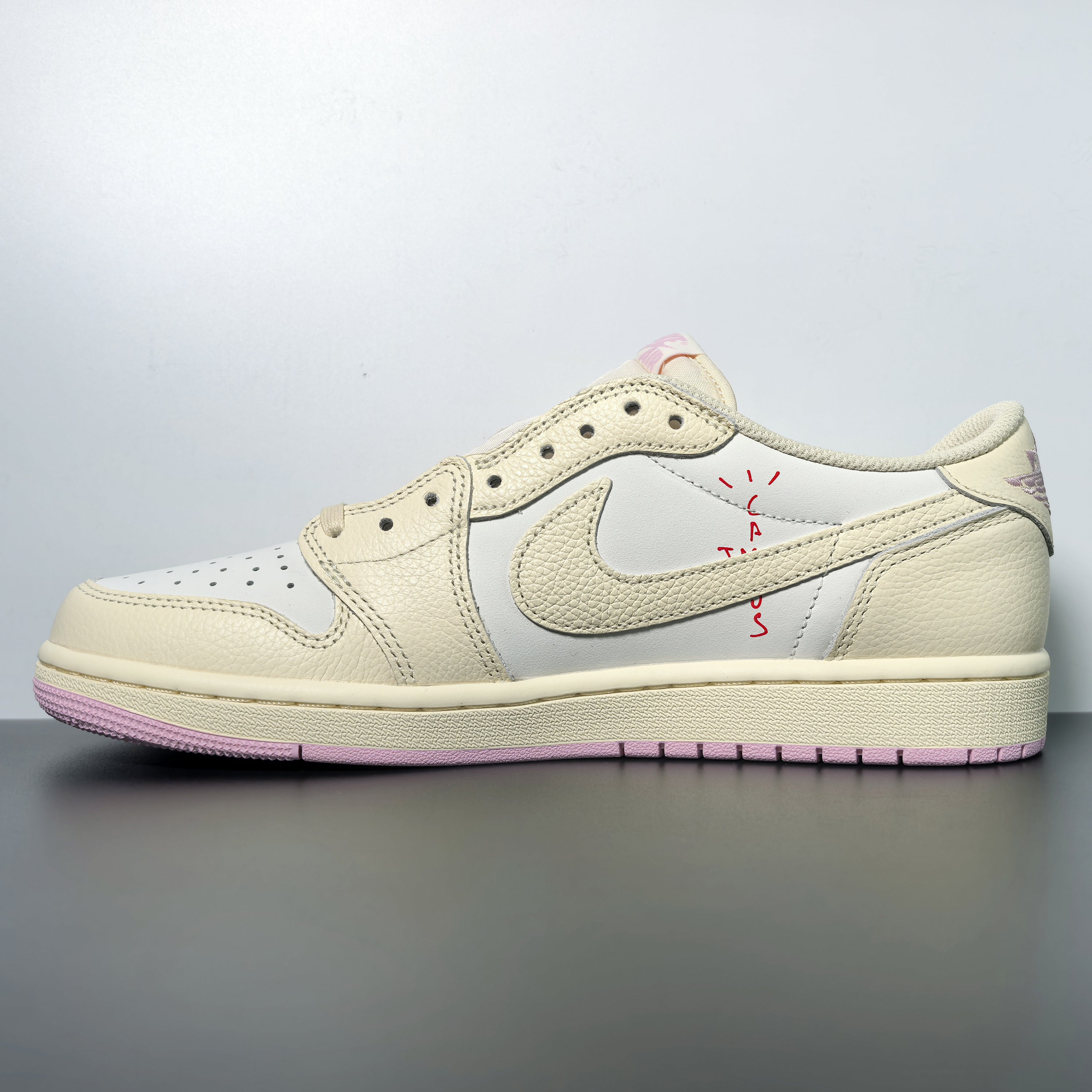 Travis Scott x Air Jordan 1 Low OG "Shy Pink"