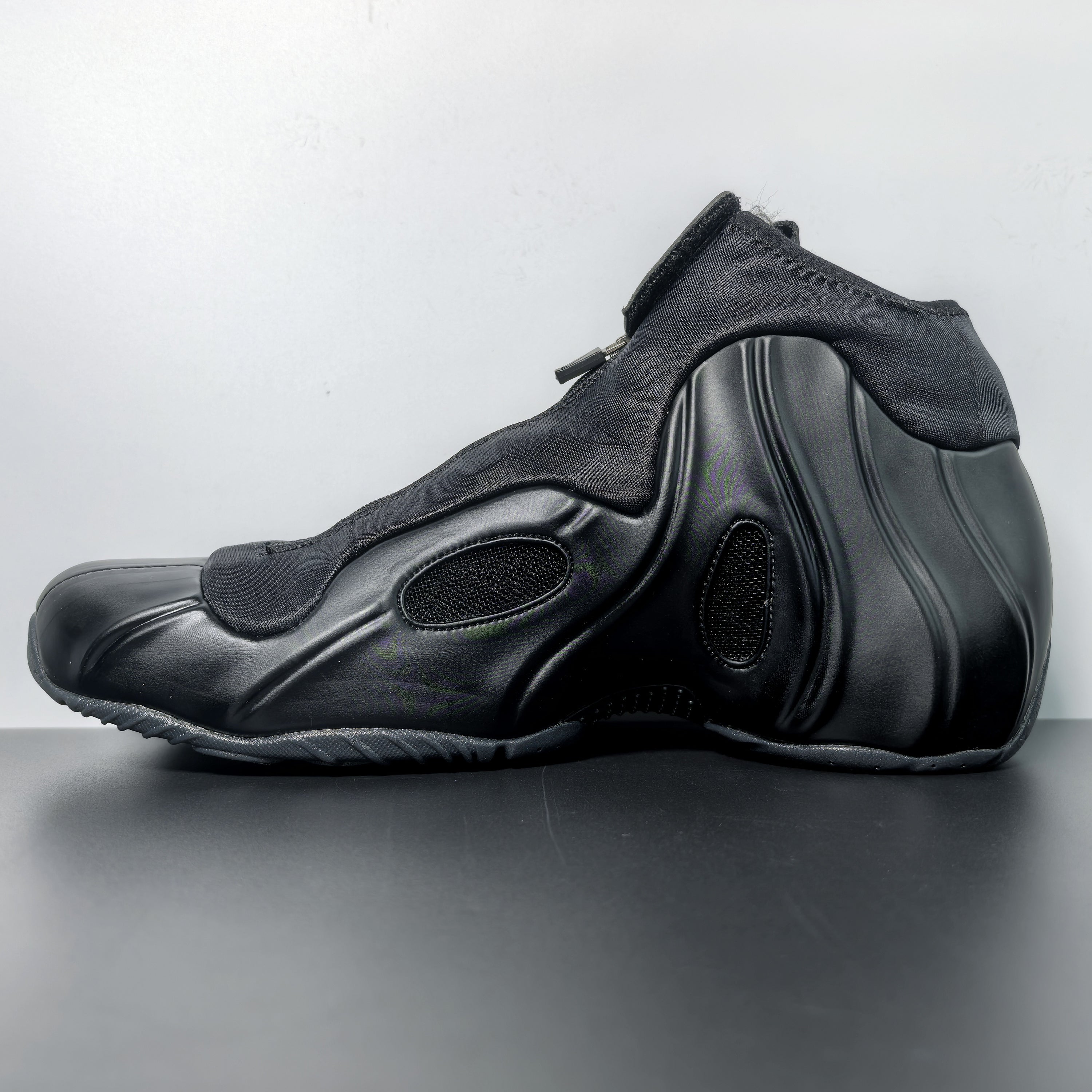 Nike Air Flightposite "Triple Black"