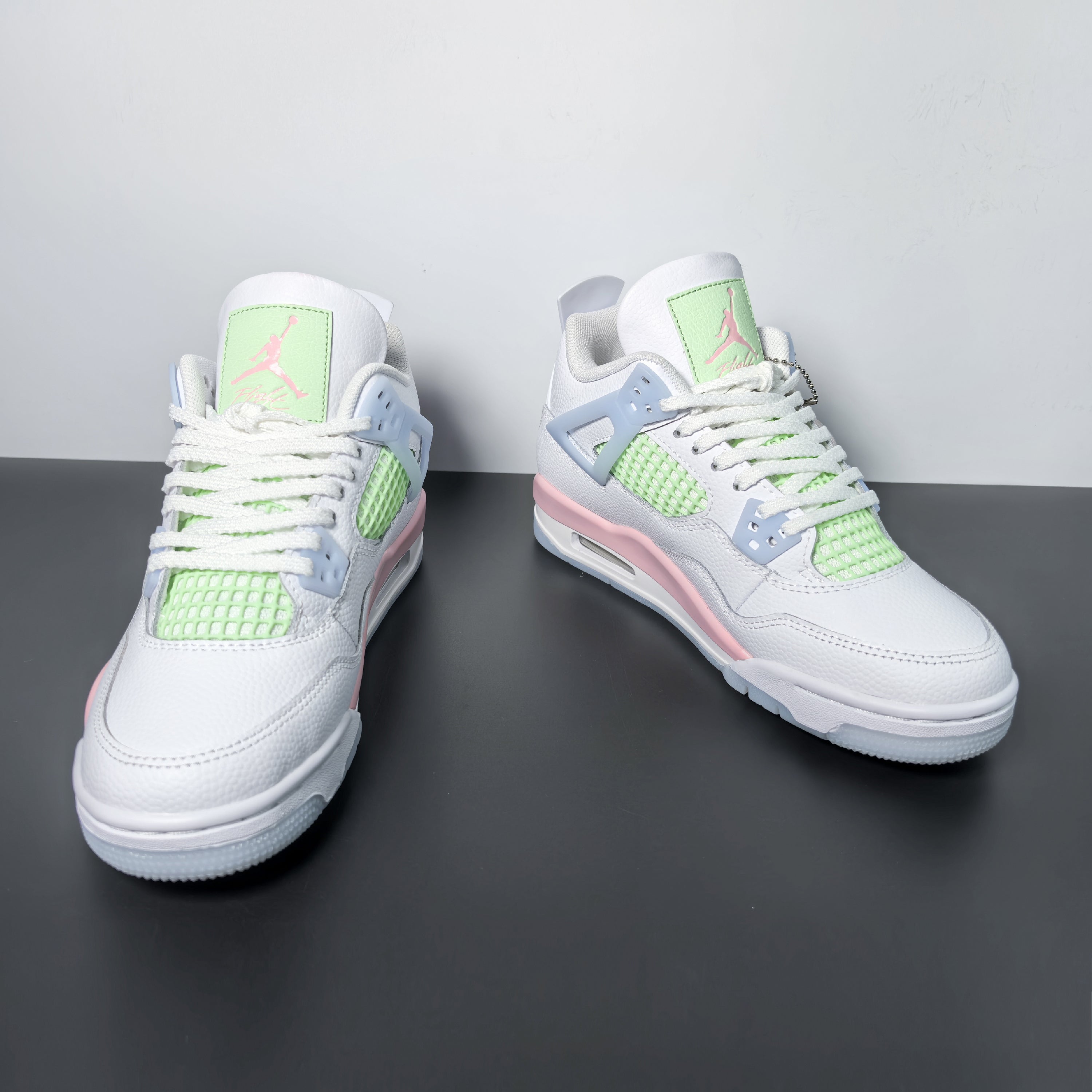 Air Jordan 4 Retro GS "Valentine's Day"