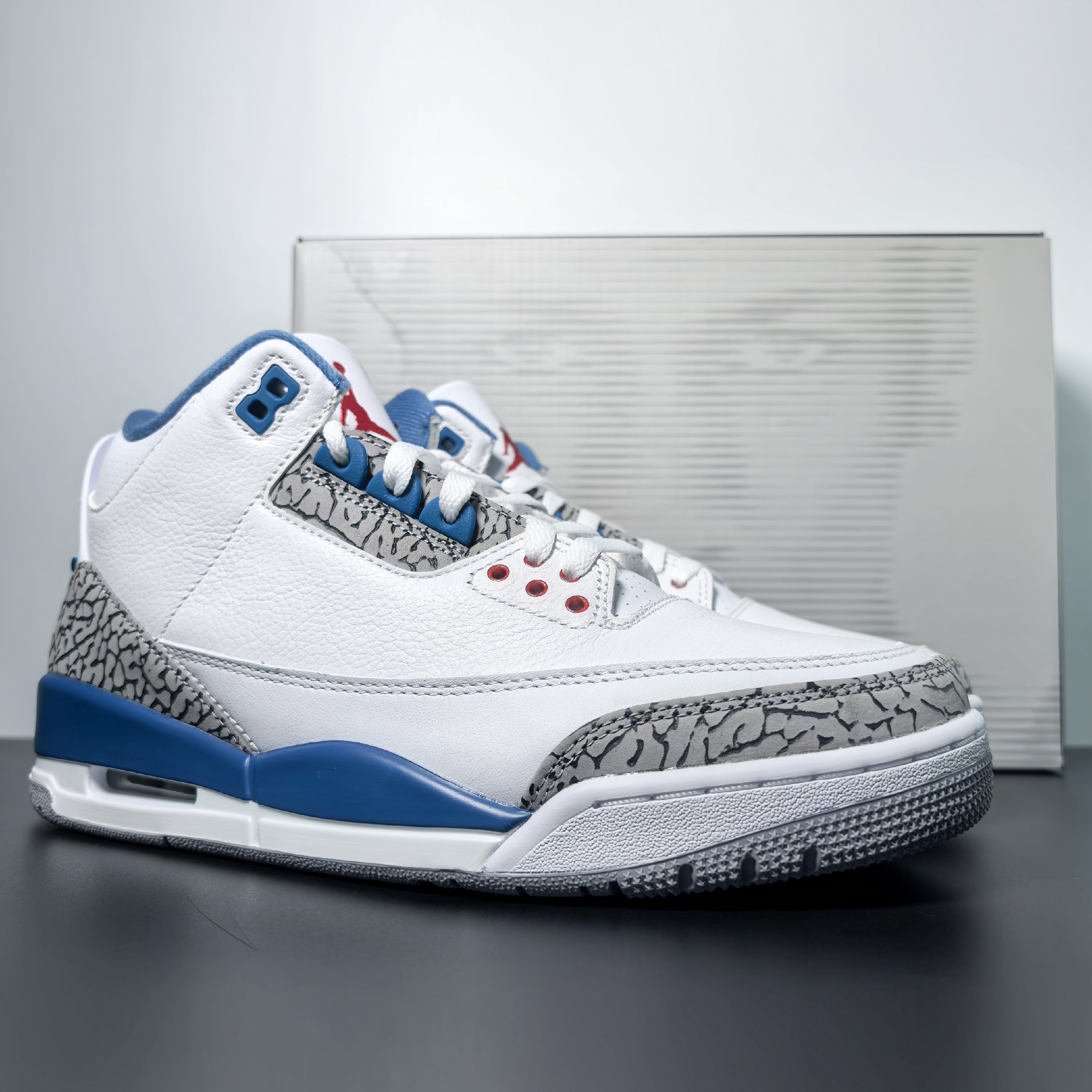 Air Jordan 3 Retro "True Blue"