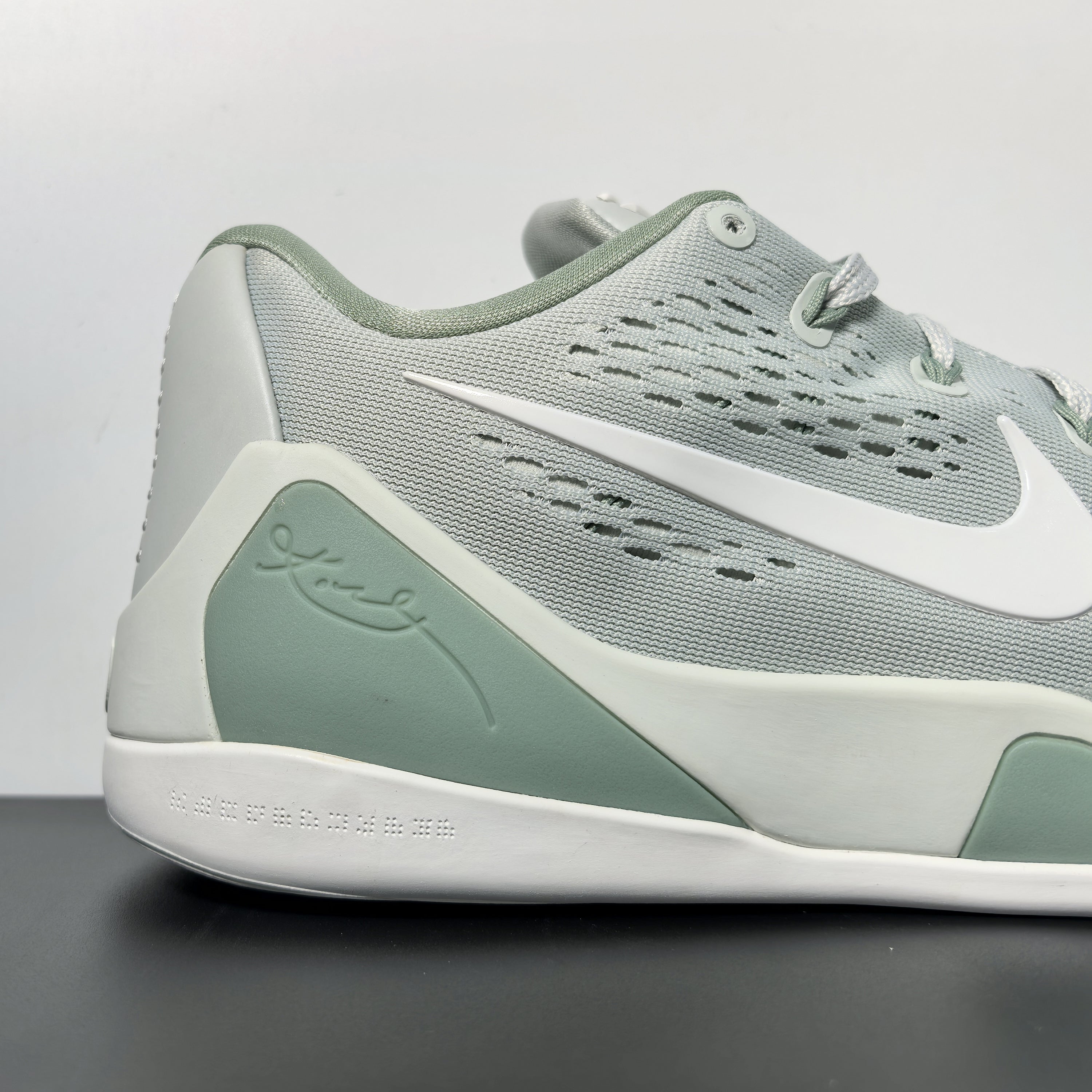 Nike Kobe 9 EM Protro