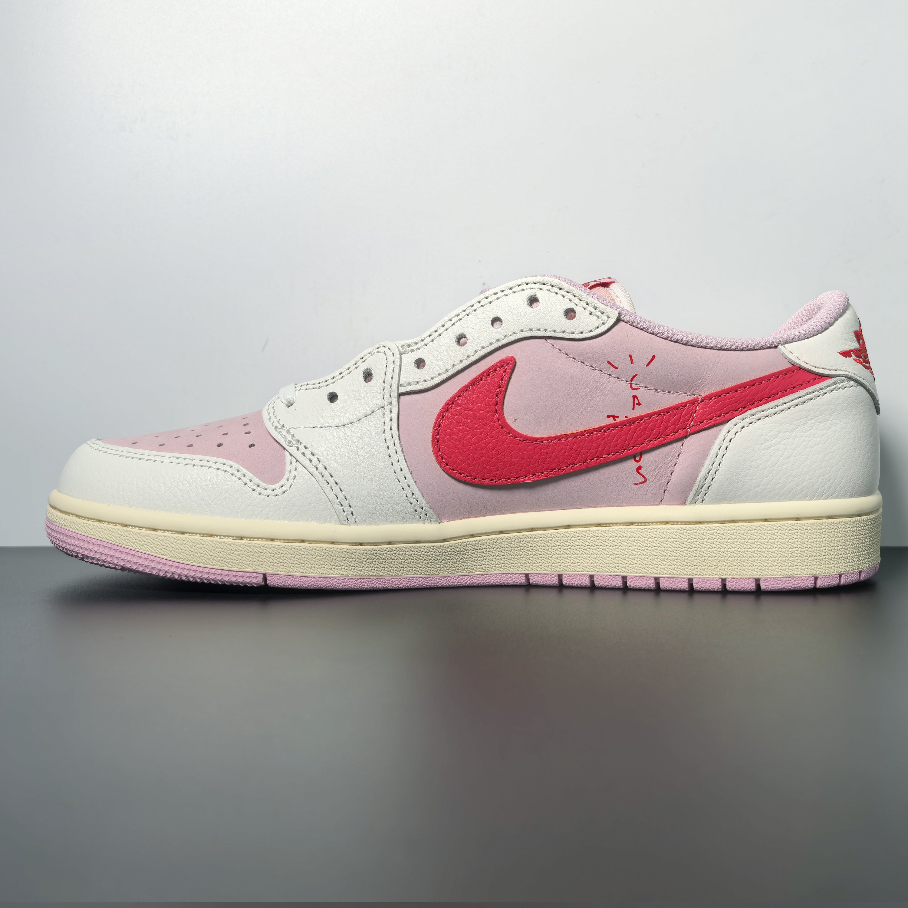 Travis Scott x Air Jordan 1 Low OG SP "Shy Pink"