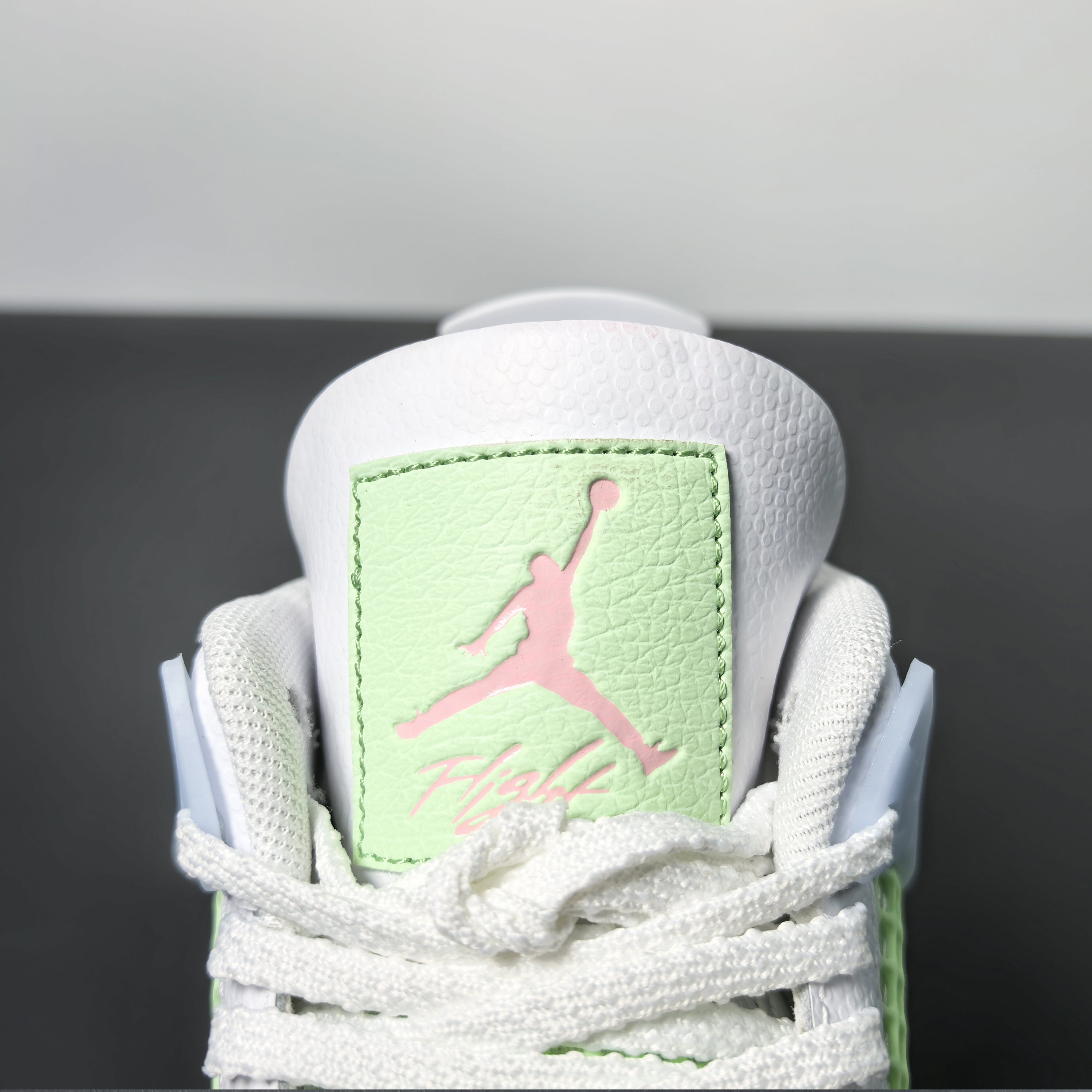 Air Jordan 4 Retro GS "Valentine's Day"
