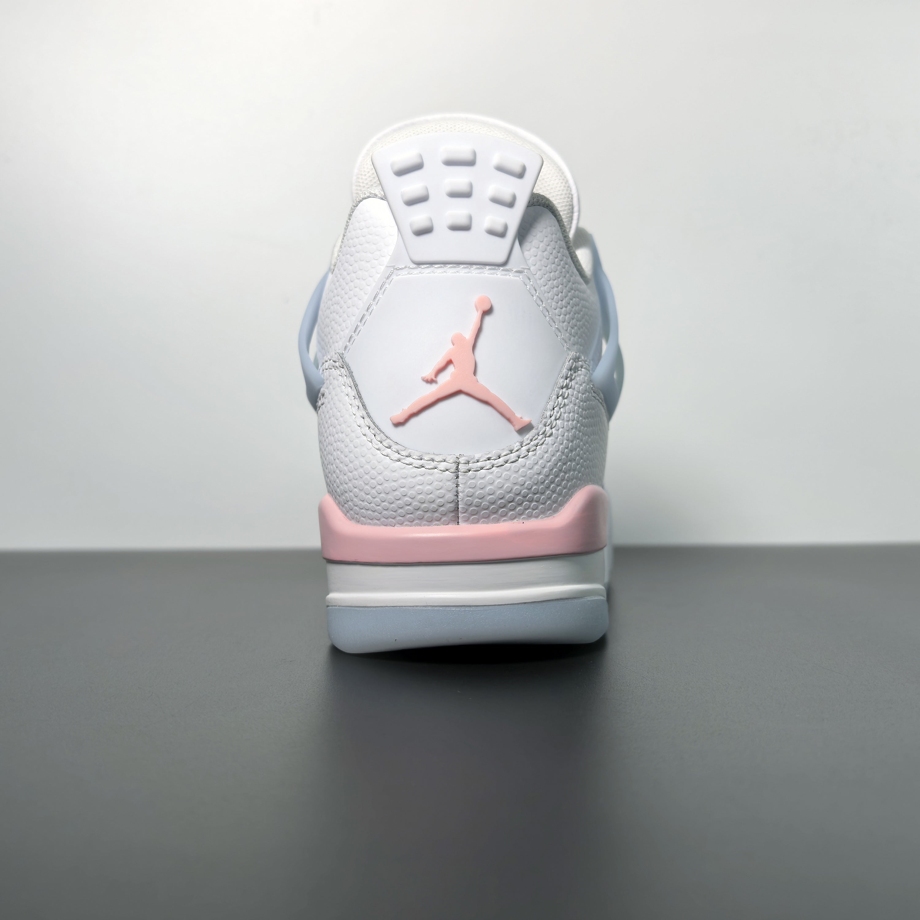 Air Jordan 4 Retro GS "Valentine's Day"