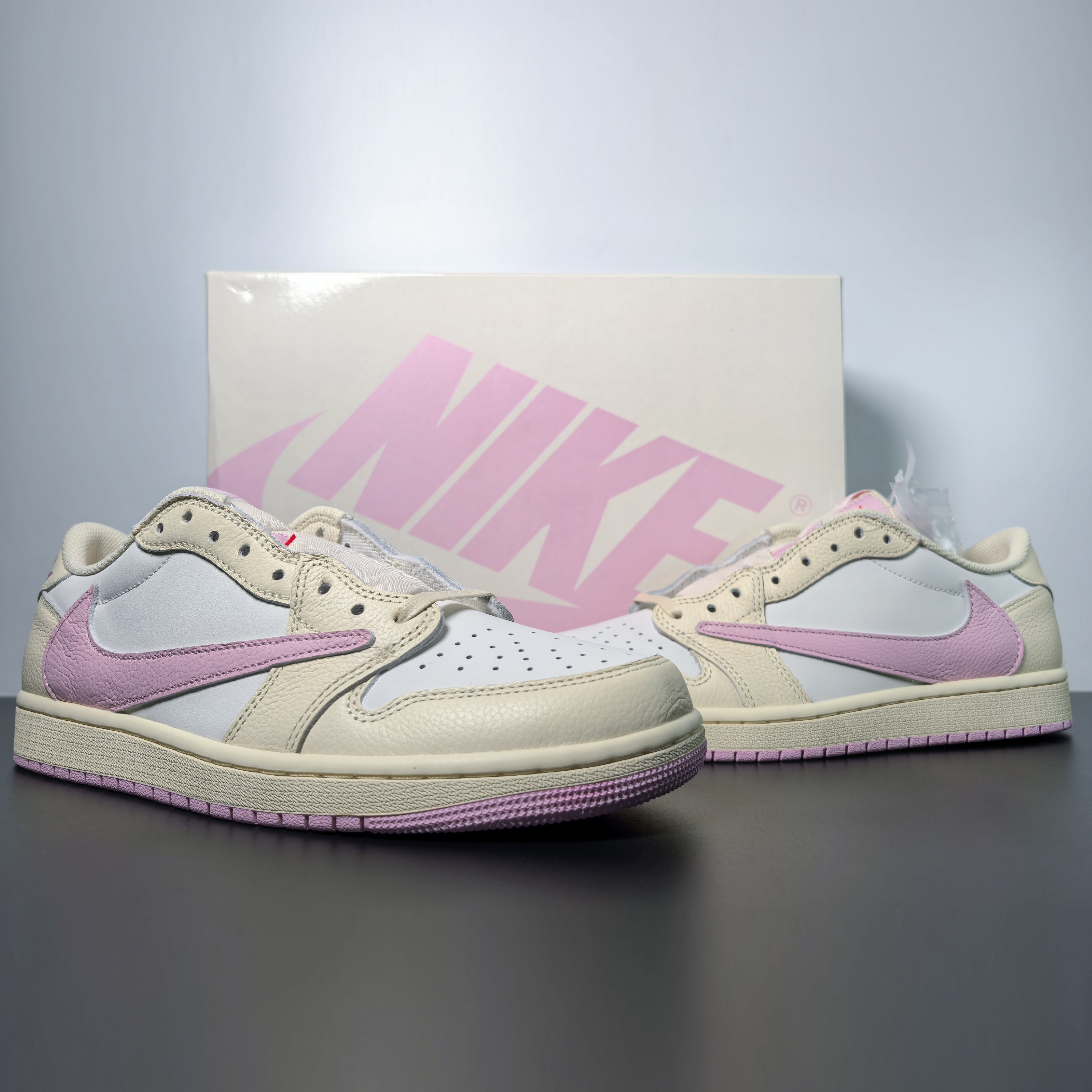 Travis Scott x Air Jordan 1 Low OG "Shy Pink"