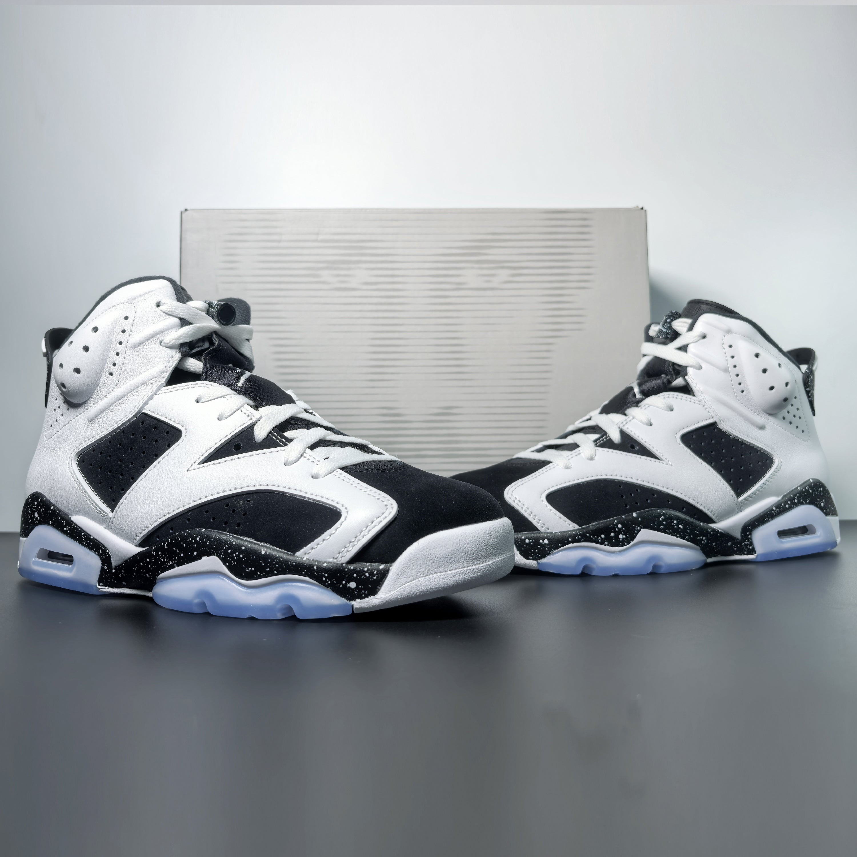 Air Jordan 6 Retro "Oreo"