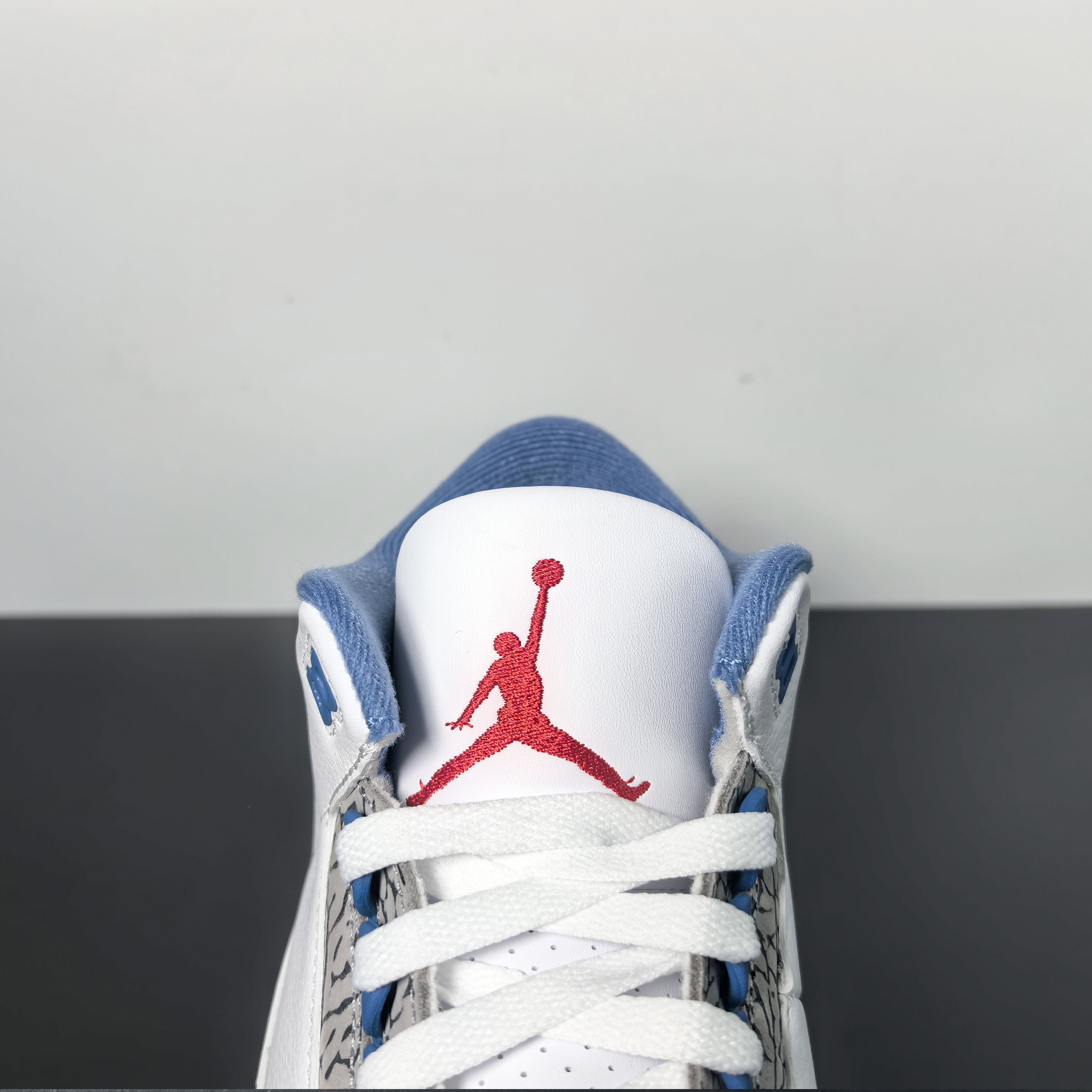 Air Jordan 3 Retro "True Blue"